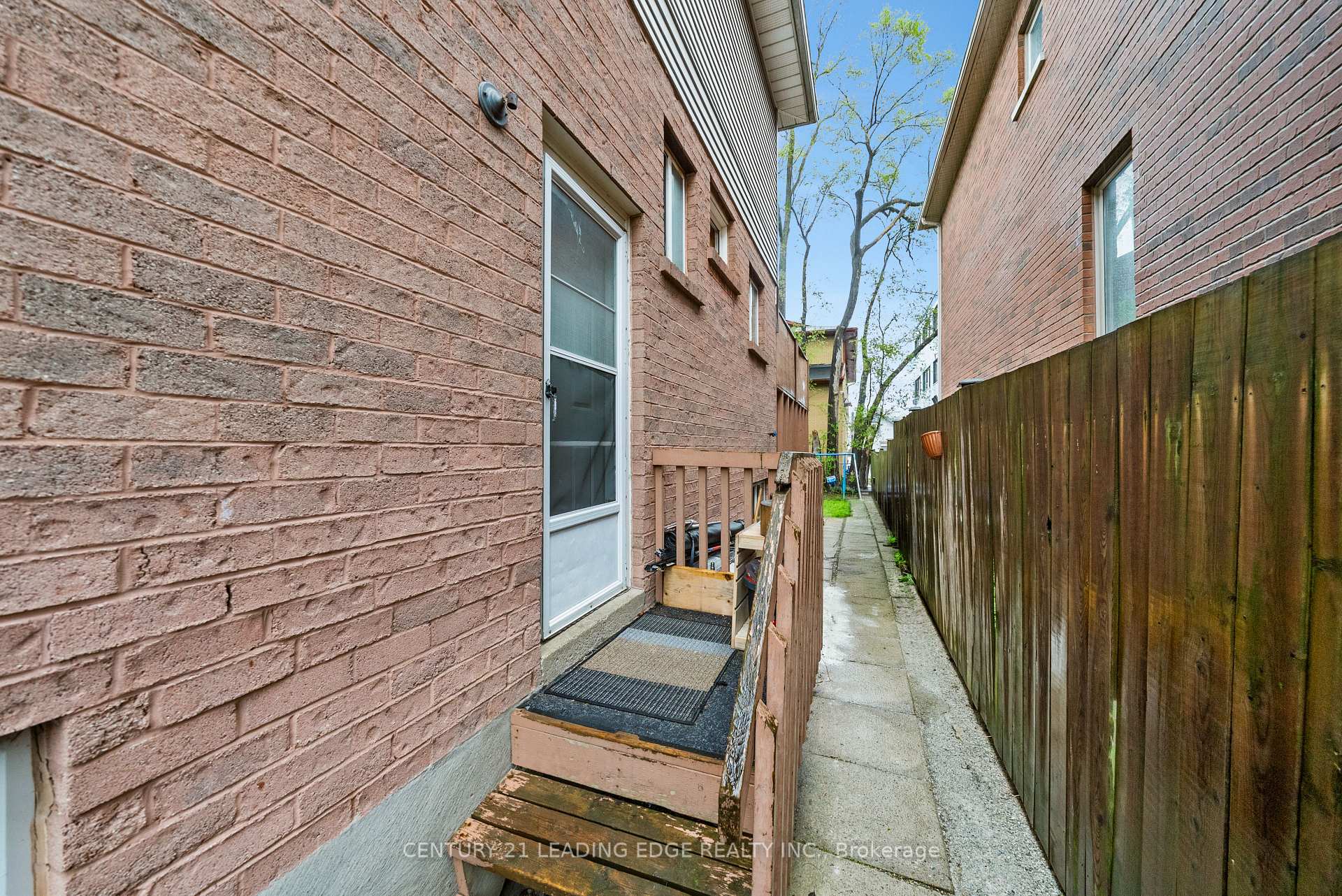 Photo 46 of 527 Glengarry Avenue, Toronto, Bedford Park-Nortown — HOMEH