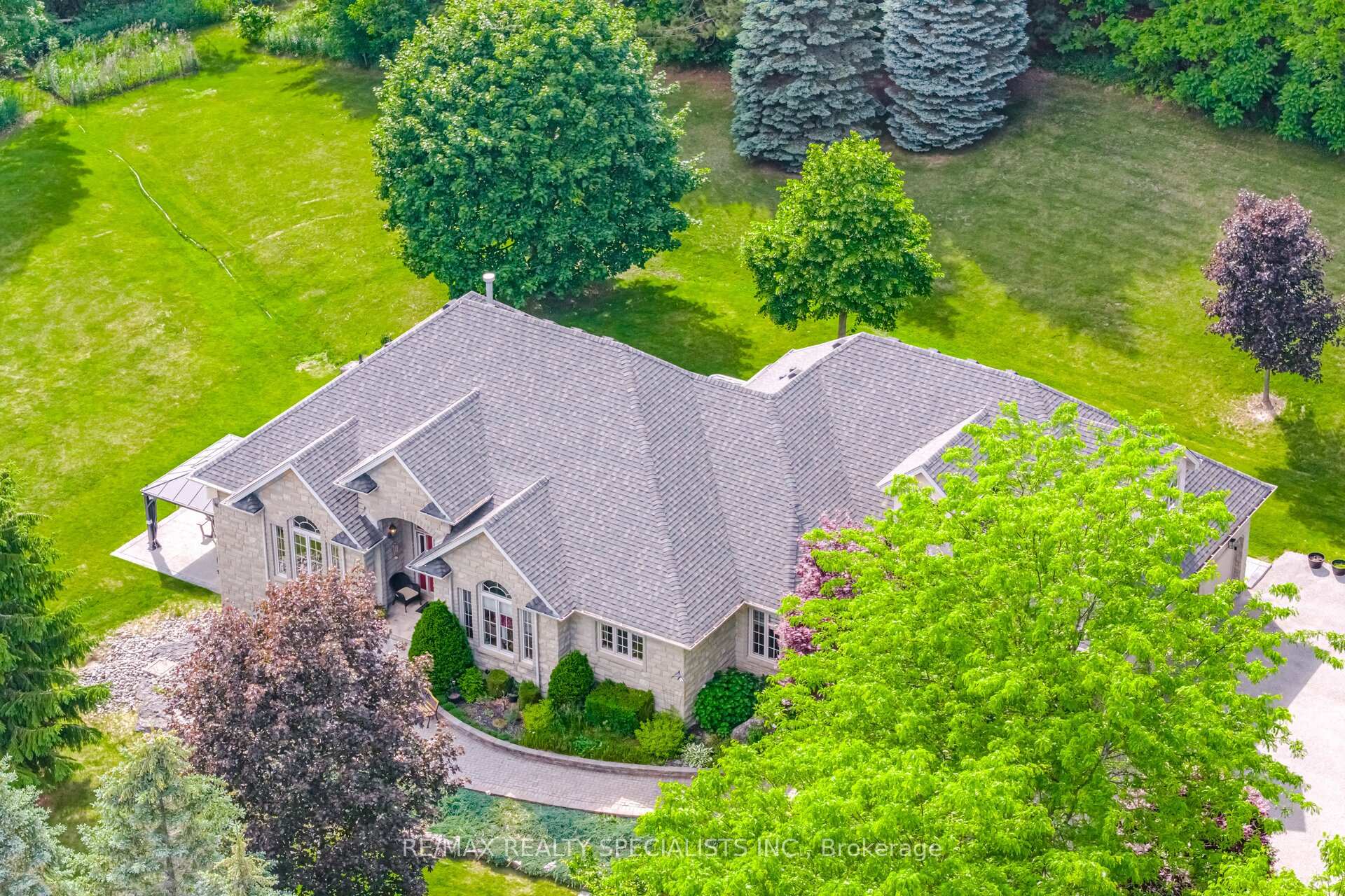Photo 4 of 10 Valley Hill Drive, Caledon, Palgrave — HOMEH