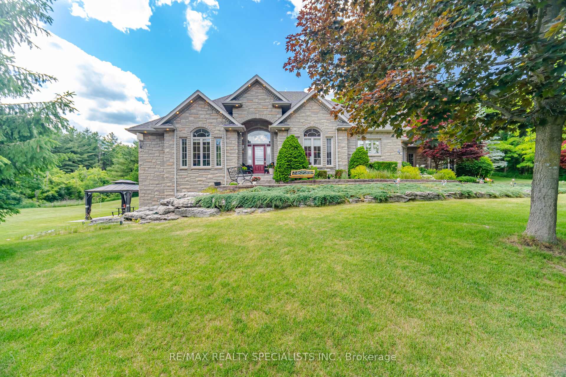 Photo 6 of 10 Valley Hill Drive, Caledon, Palgrave — HOMEH