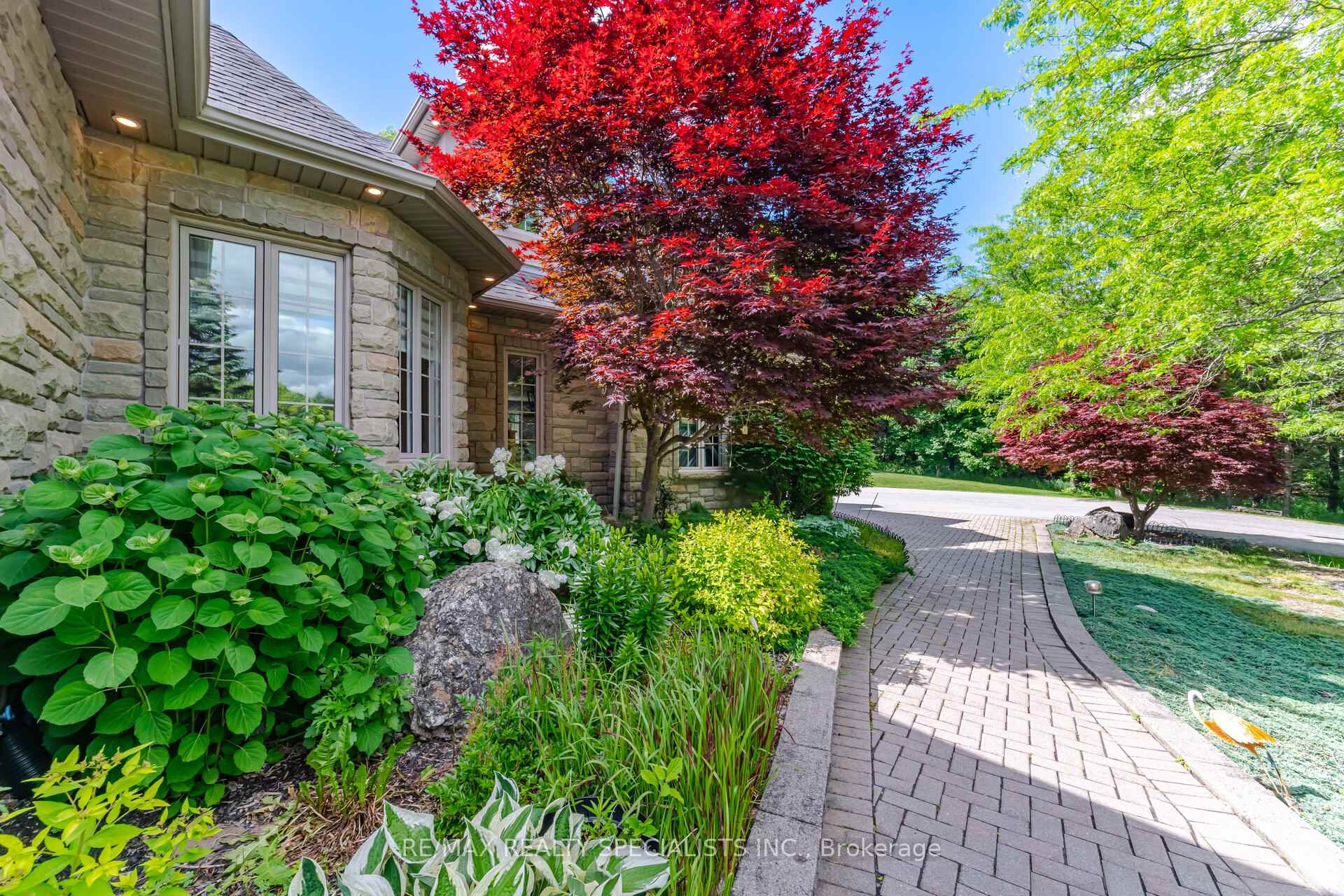 Photo 9 of 10 Valley Hill Drive, Caledon, Palgrave — HOMEH