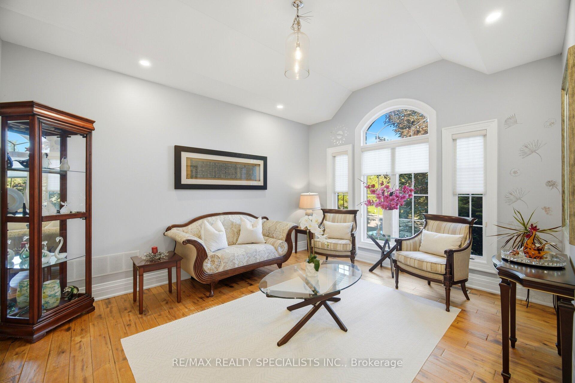 Photo 13 of 10 Valley Hill Drive, Caledon, Palgrave — HOMEH