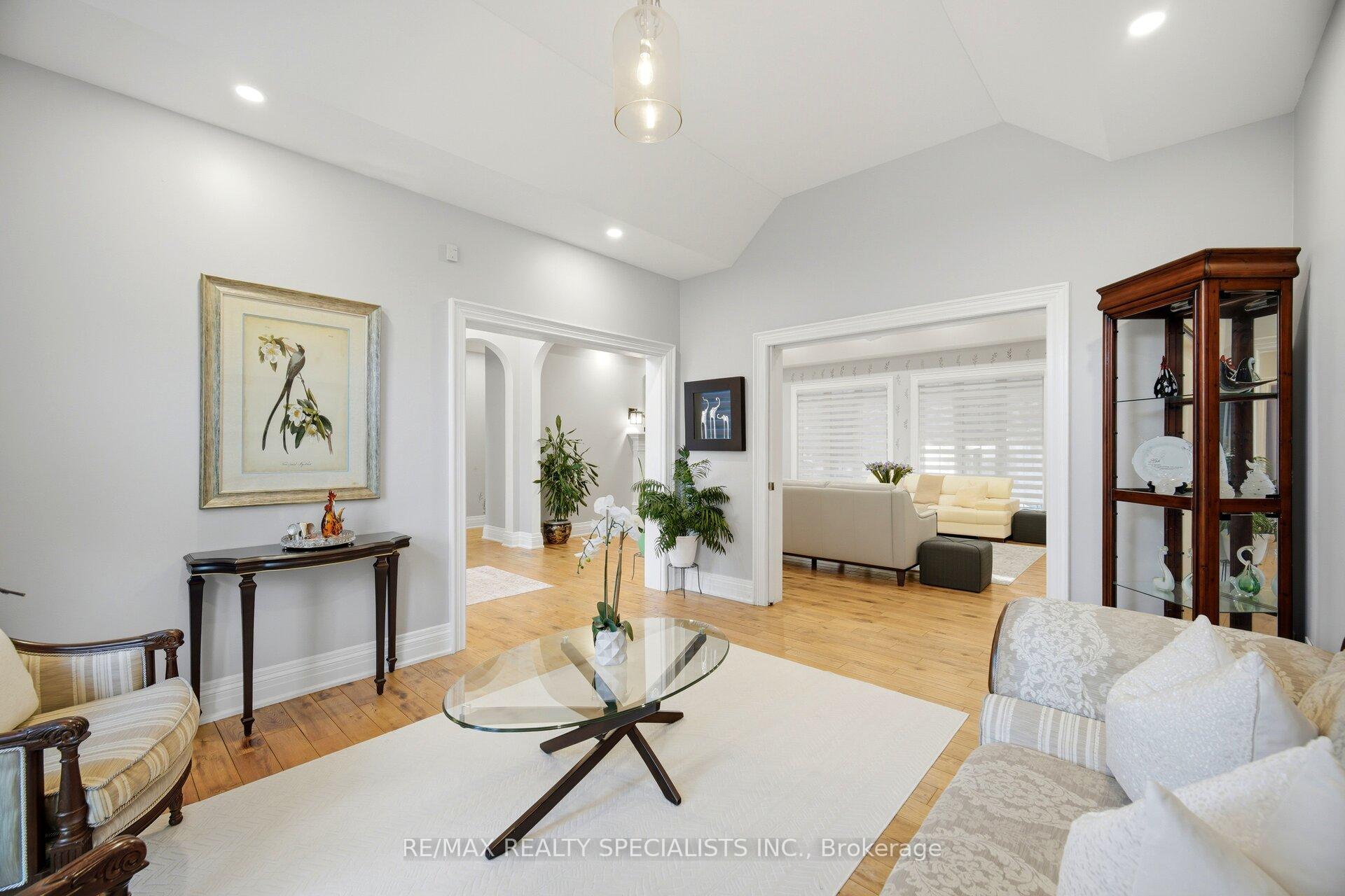 Photo 14 of 10 Valley Hill Drive, Caledon, Palgrave — HOMEH
