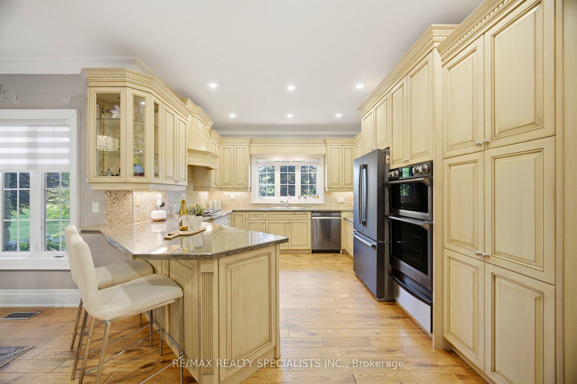 Photo 16 of 10 Valley Hill Drive, Caledon, Palgrave — HOMEH