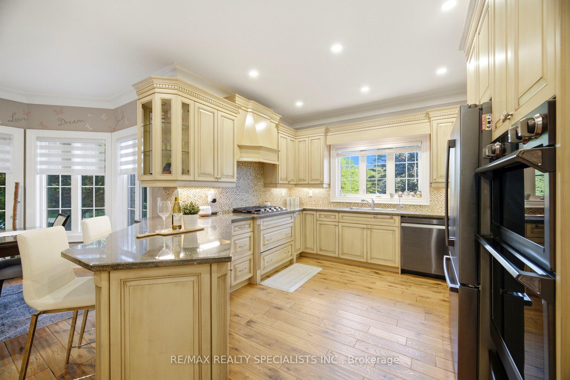 Photo 17 of 10 Valley Hill Drive, Caledon, Palgrave — HOMEH