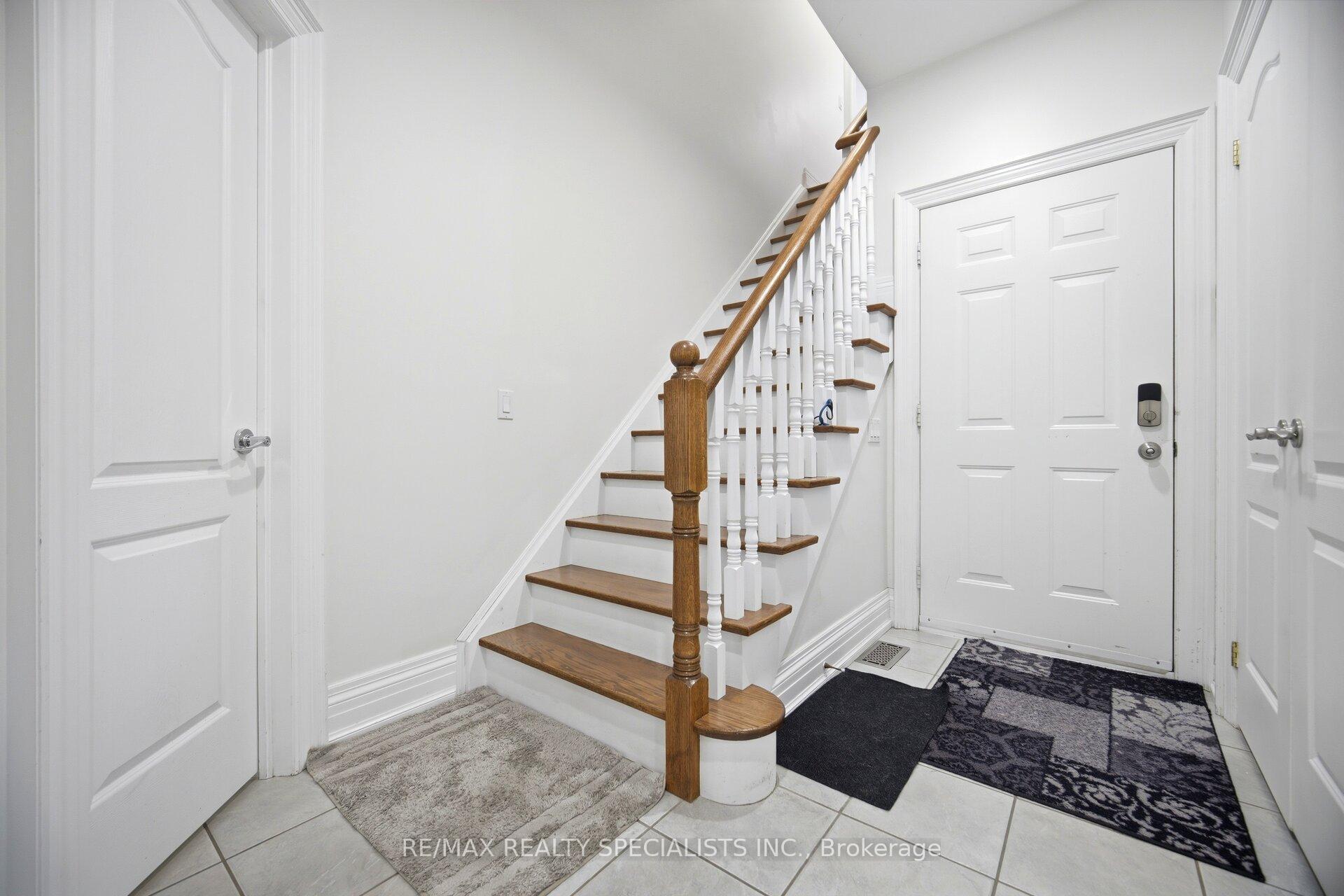 Photo 29 of 10 Valley Hill Drive, Caledon, Palgrave — HOMEH