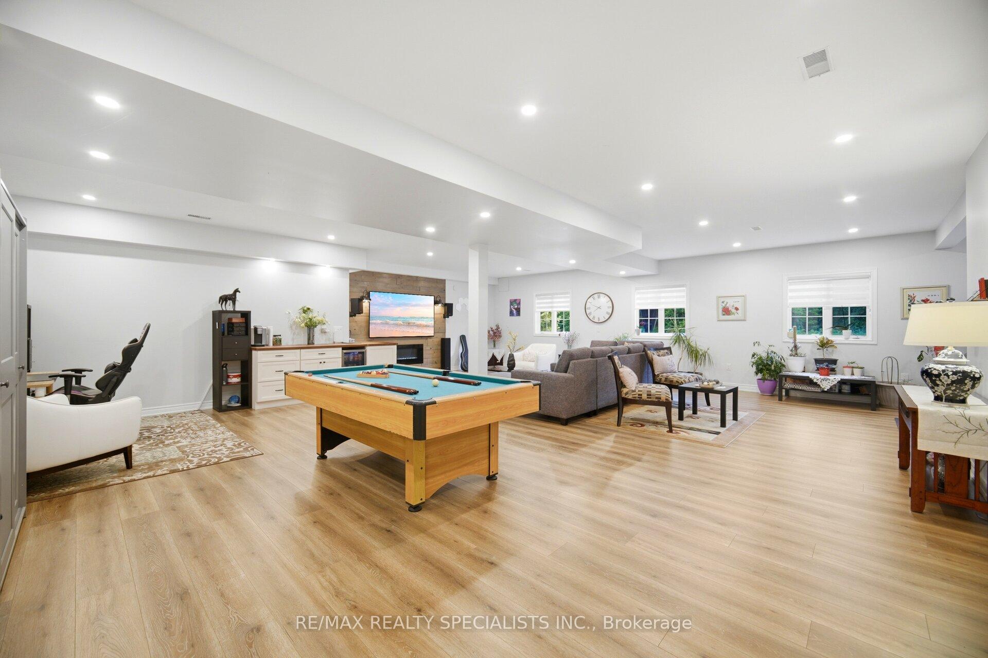 Photo 32 of 10 Valley Hill Drive, Caledon, Palgrave — HOMEH