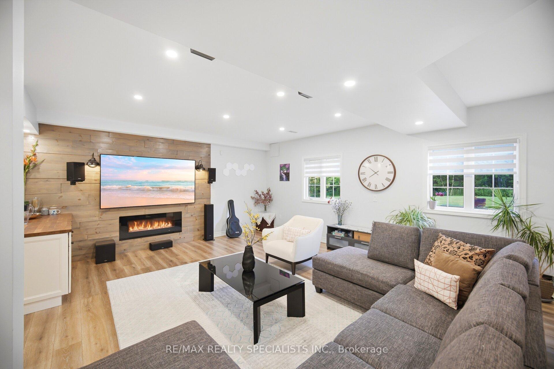 Photo 34 of 10 Valley Hill Drive, Caledon, Palgrave — HOMEH