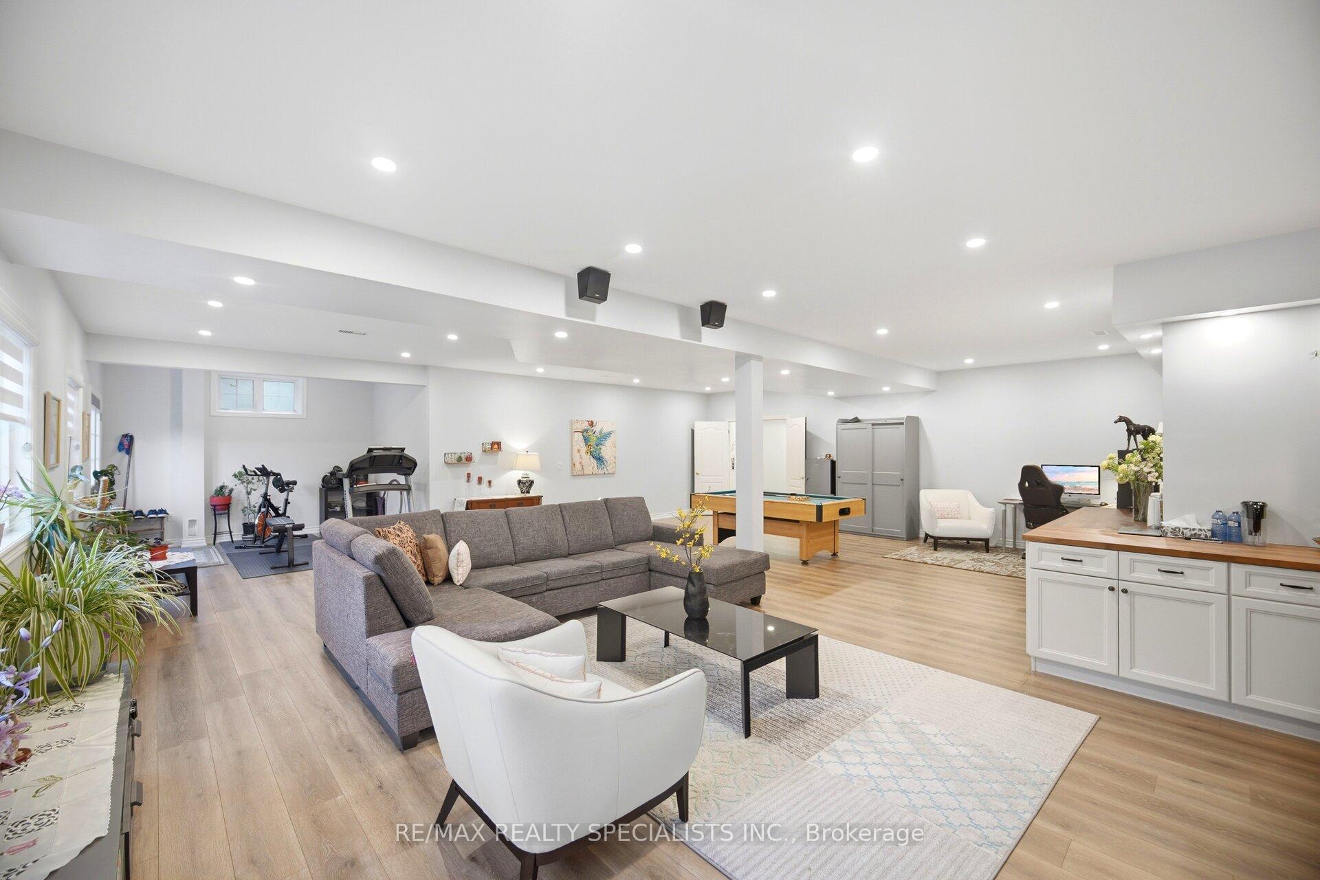 Photo 35 of 10 Valley Hill Drive, Caledon, Palgrave — HOMEH