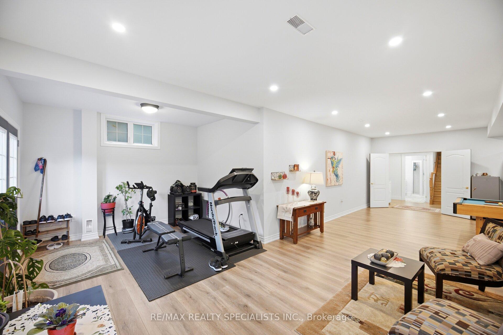 Photo 36 of 10 Valley Hill Drive, Caledon, Palgrave — HOMEH
