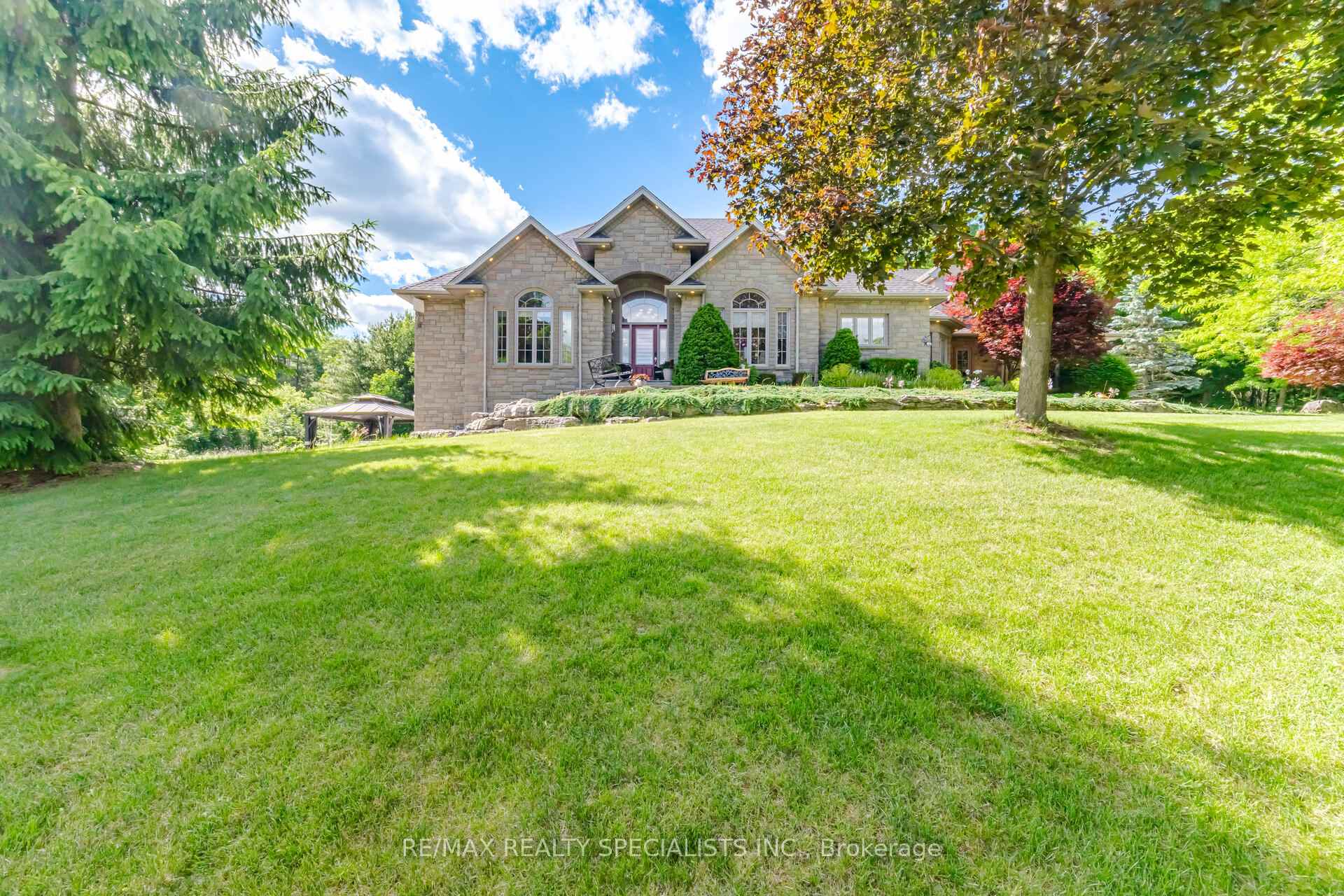 Photo 42 of 10 Valley Hill Drive, Caledon, Palgrave — HOMEH