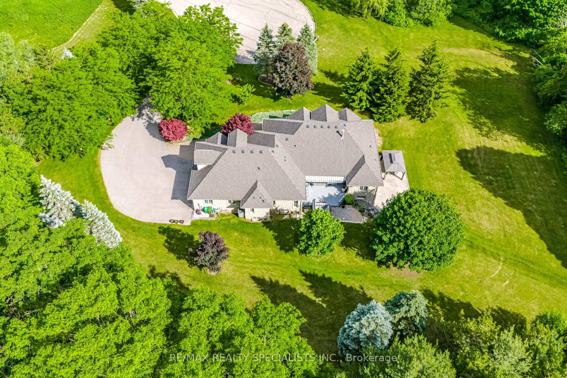 Photo 43 of 10 Valley Hill Drive, Caledon, Palgrave — HOMEH