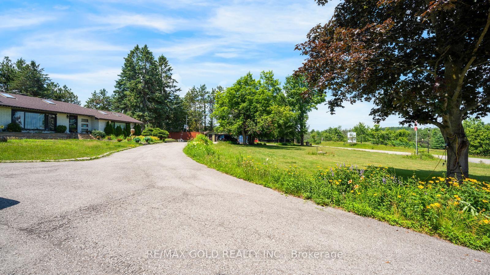 Photo 3 of 4680 Penetanguishene Road, Springwater, Hillsdale — HOMEH