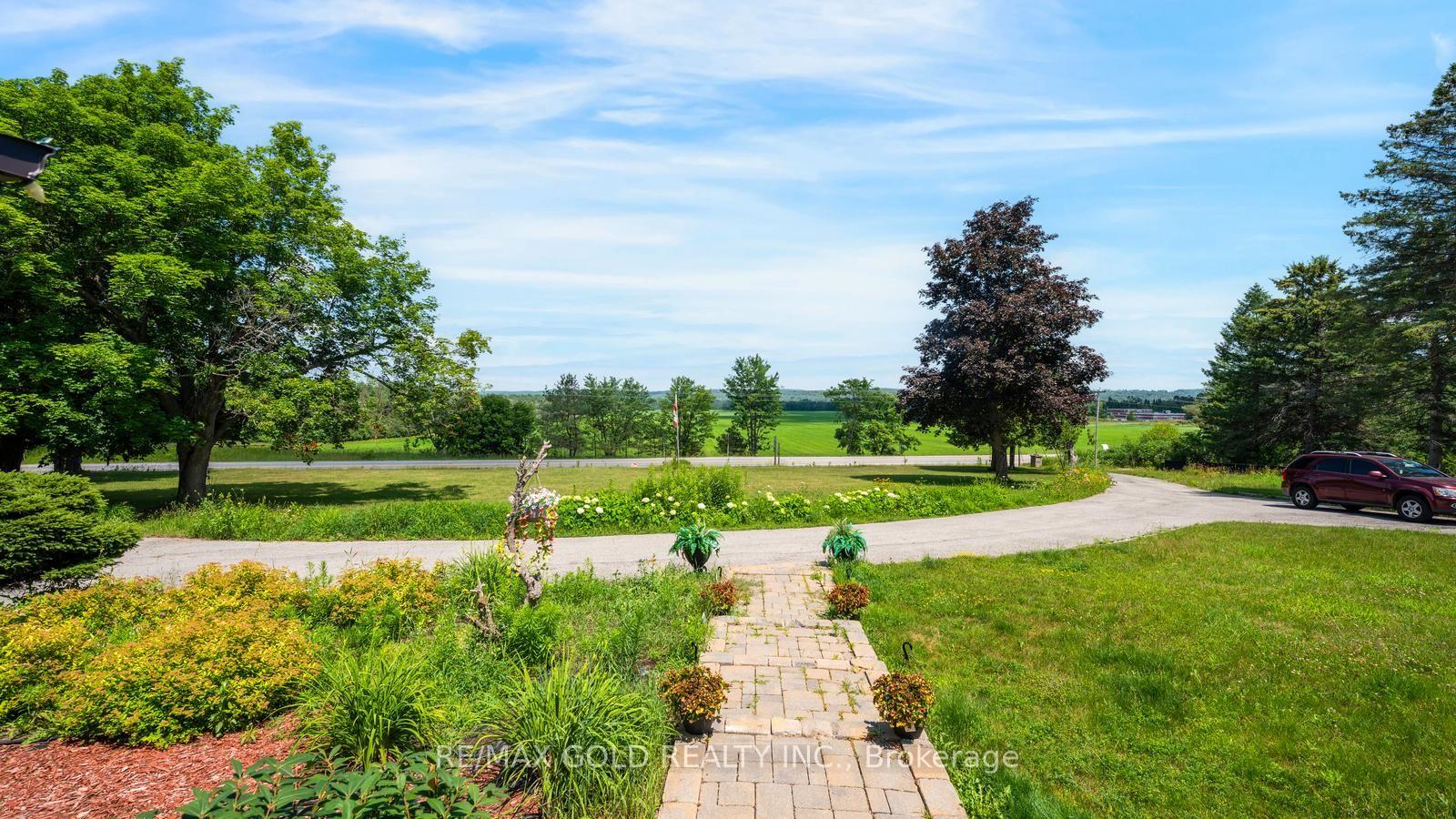 Photo 5 of 4680 Penetanguishene Road, Springwater, Hillsdale — HOMEH