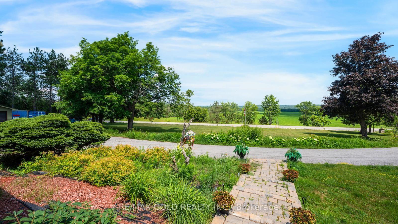 Photo 6 of 4680 Penetanguishene Road, Springwater, Hillsdale — HOMEH