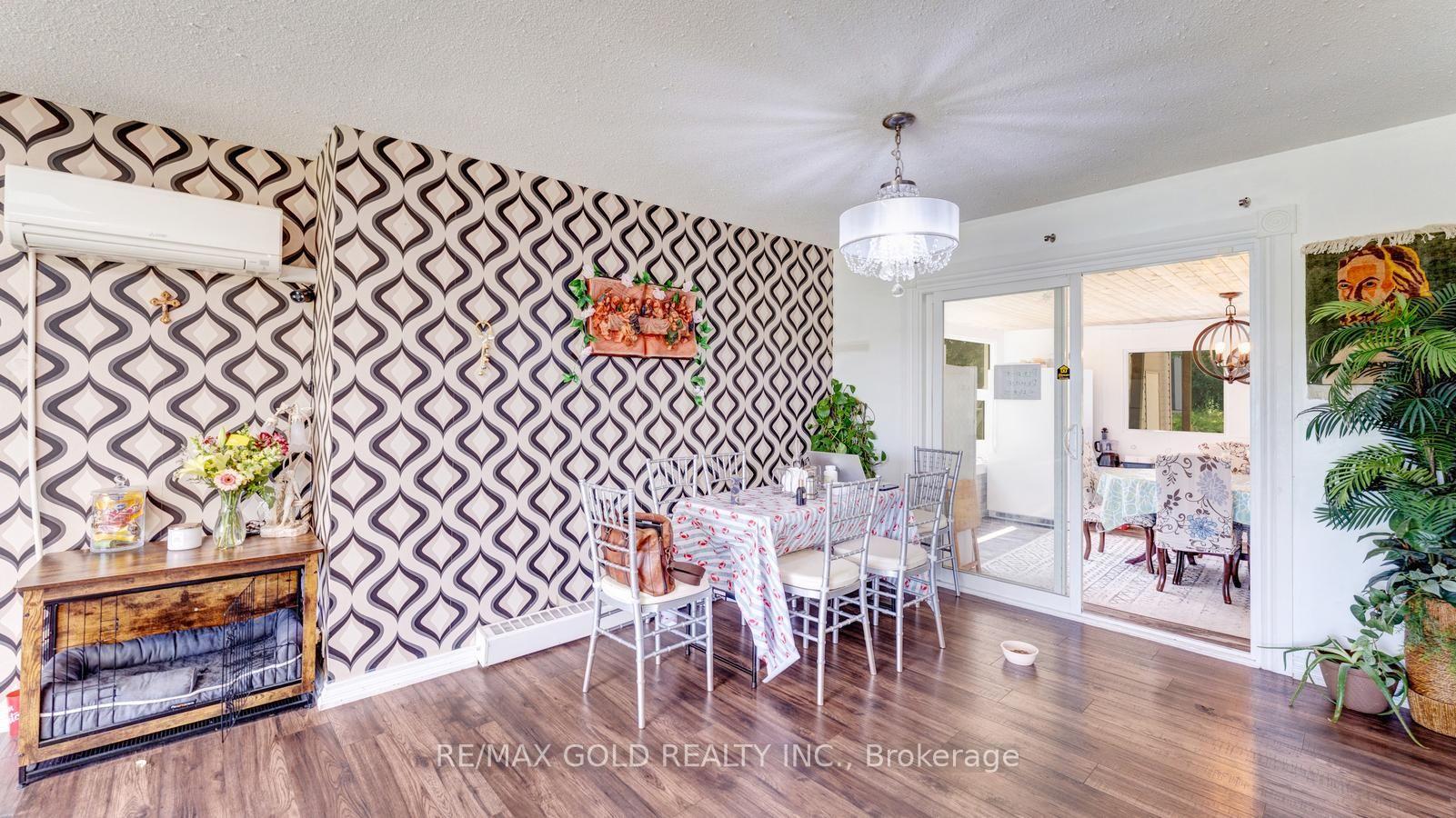 Photo 12 of 4680 Penetanguishene Road, Springwater, Hillsdale — HOMEH