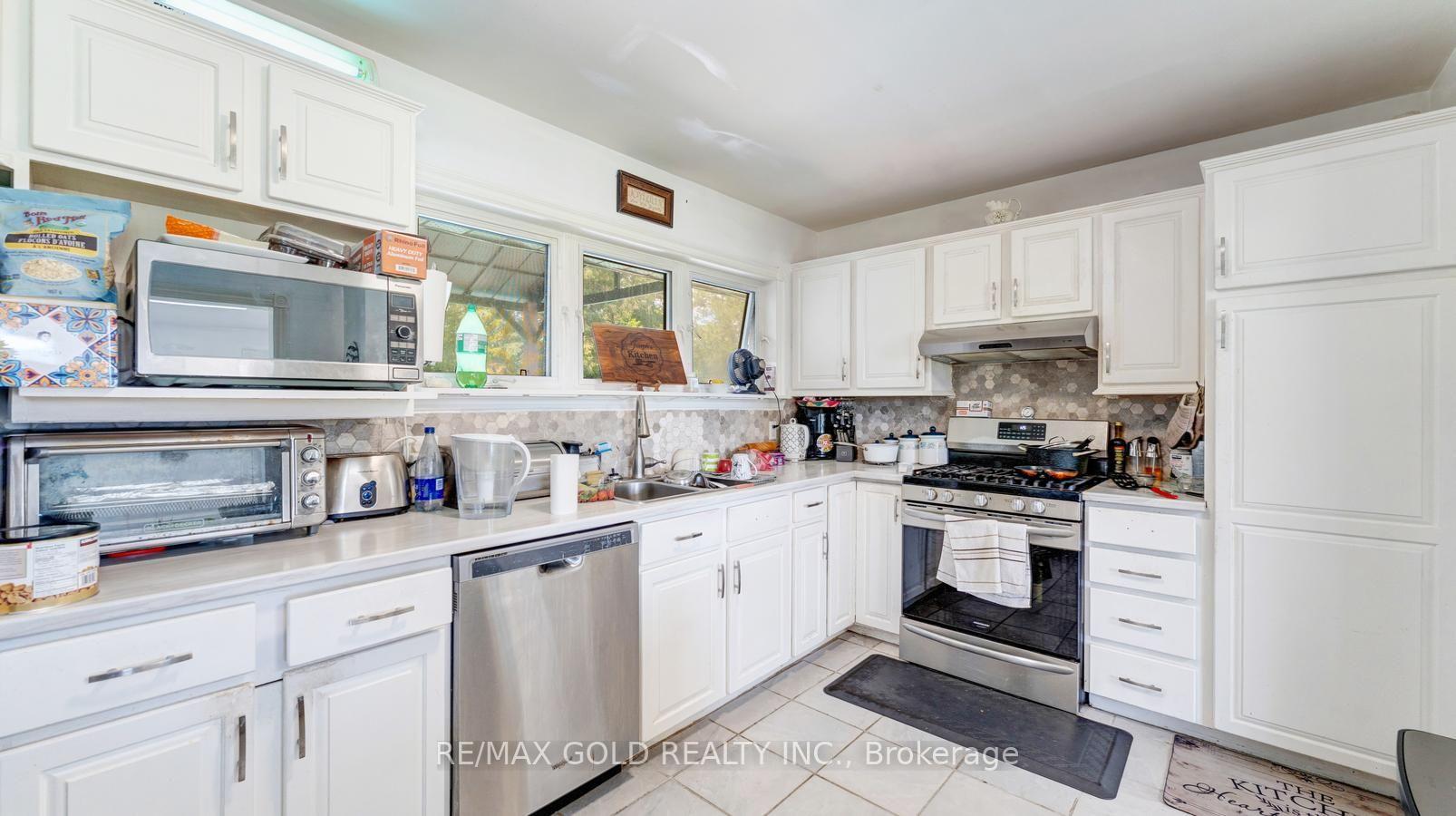 Photo 13 of 4680 Penetanguishene Road, Springwater, Hillsdale — HOMEH