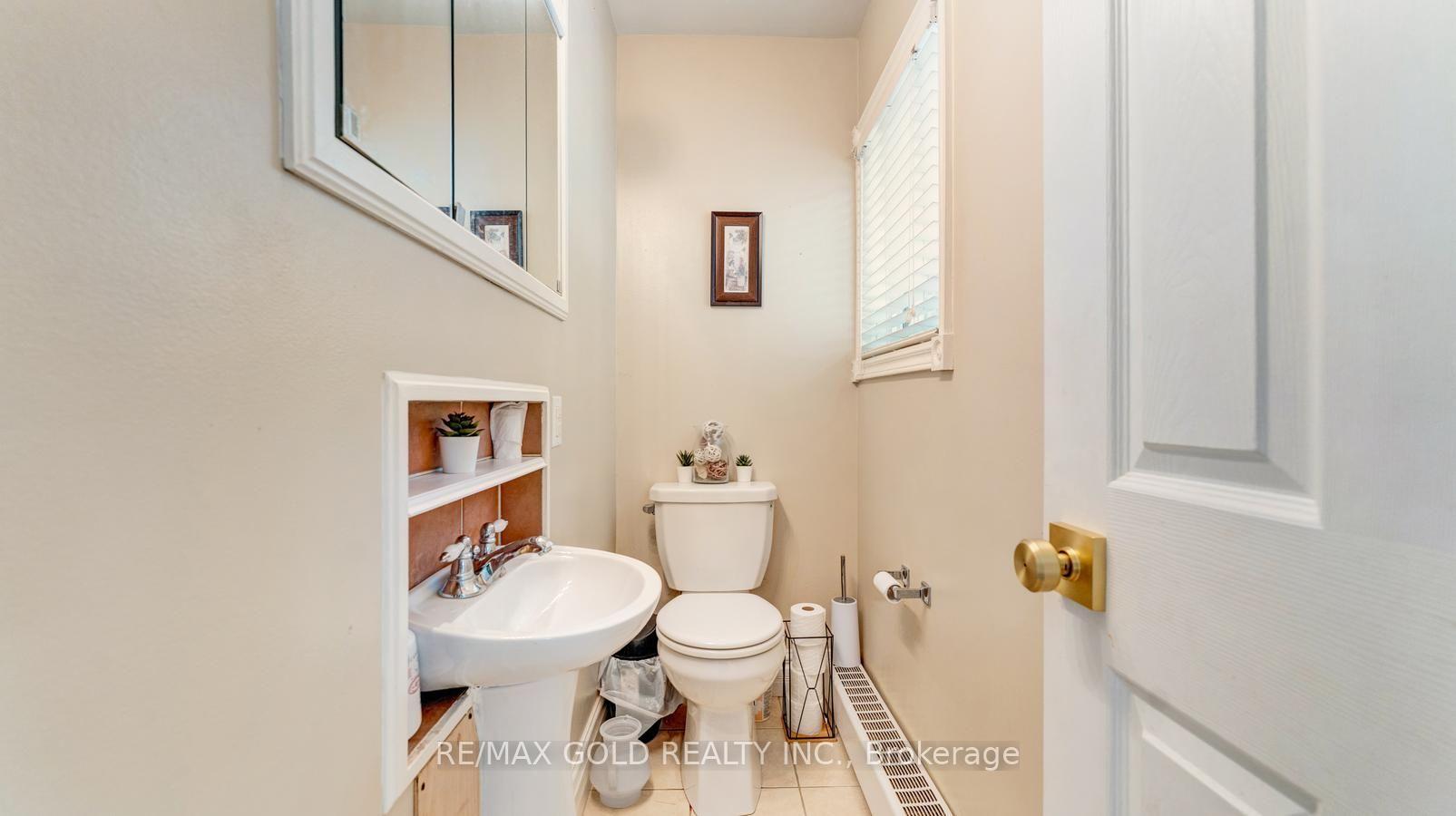 Photo 25 of 4680 Penetanguishene Road, Springwater, Hillsdale — HOMEH