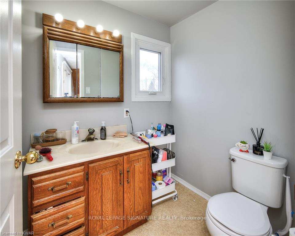 Photo 4 of Unit A, 29 Marshall Street, Waterloo, Beechwood/University — HOMEH