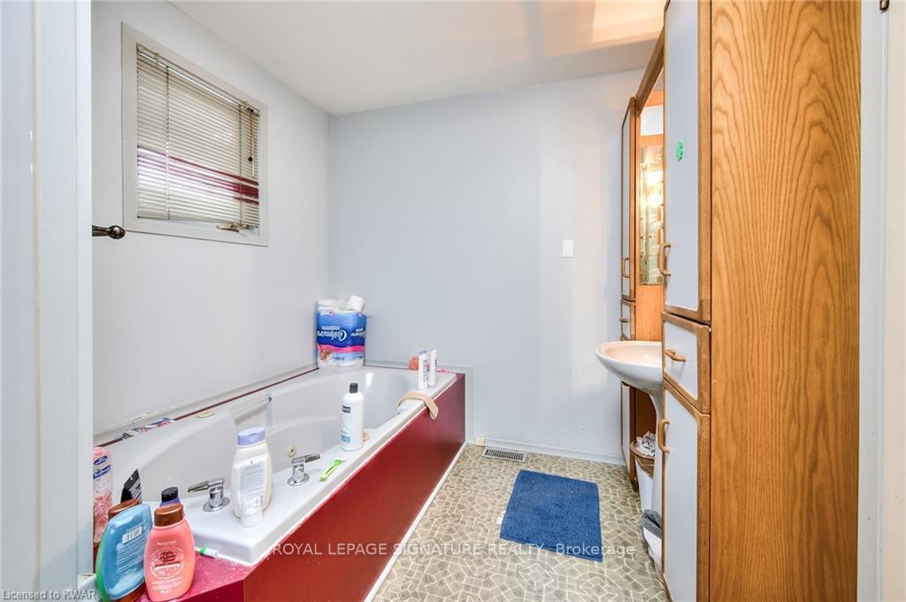 Photo 7 of Unit A, 29 Marshall Street, Waterloo, Beechwood/University — HOMEH