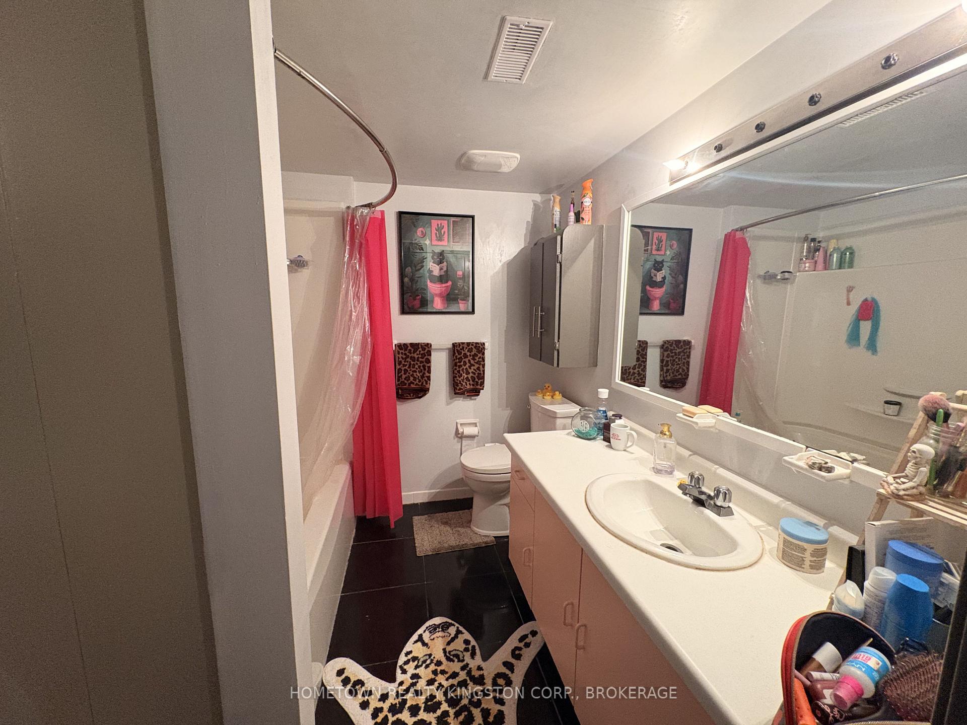Photo 6 of Unit 2, 580 Gavin Court, Kingston, East Gardiners Rd — HOMEH