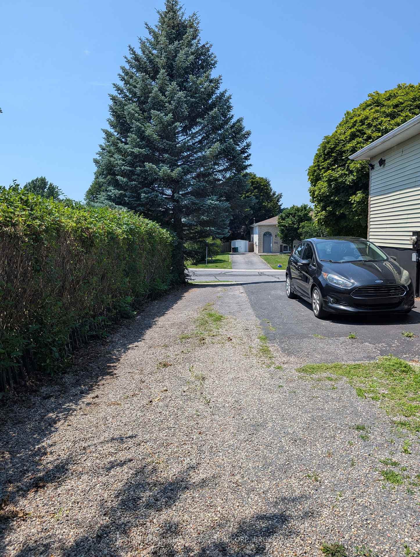 Photo 2 of Unit 1, 580 Gavin Court, Kingston, East Gardiners Rd — HOMEH