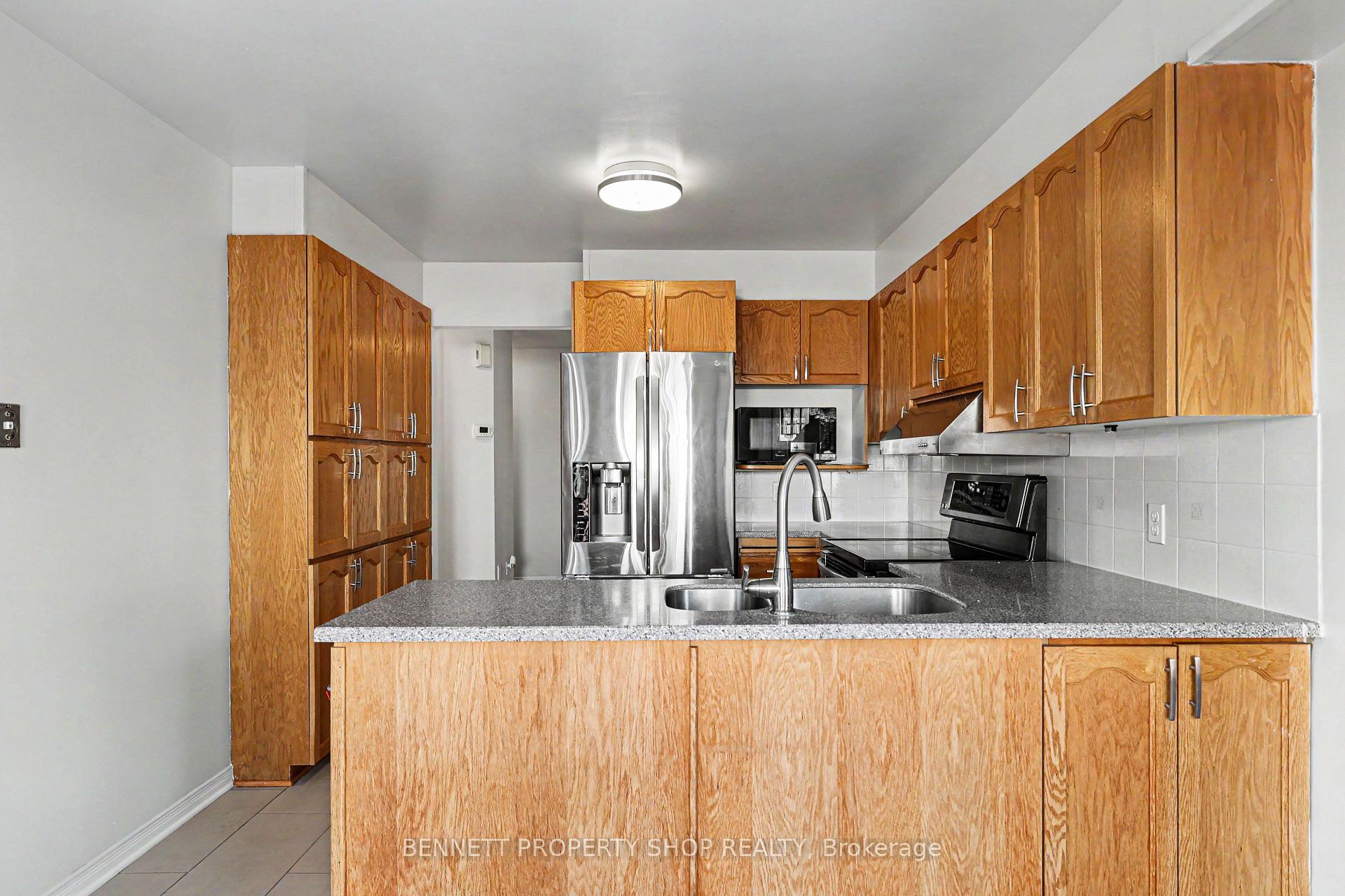 Photo 5 of 82 Emerald Meadows Drive, Ottawa, Kanata - Emerald Meadows/Trailwest — HOMEH