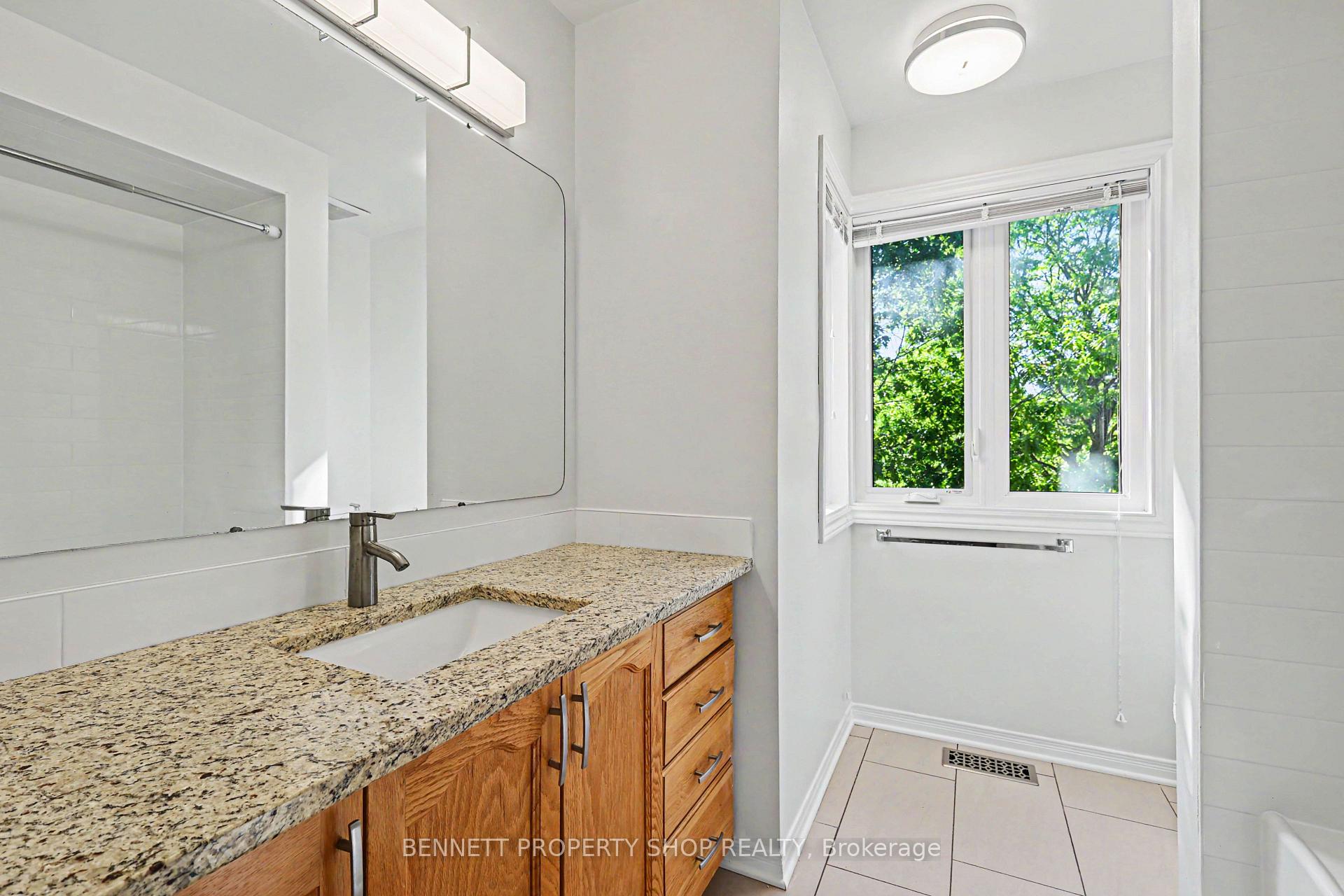 Photo 13 of 82 Emerald Meadows Drive, Ottawa, Kanata - Emerald Meadows/Trailwest — HOMEH