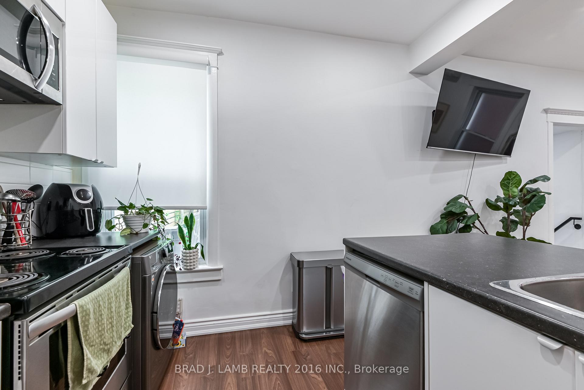 Photo 12 of Unit 2, 56 Wright Avenue, Toronto, Roncesvalles — HOMEH