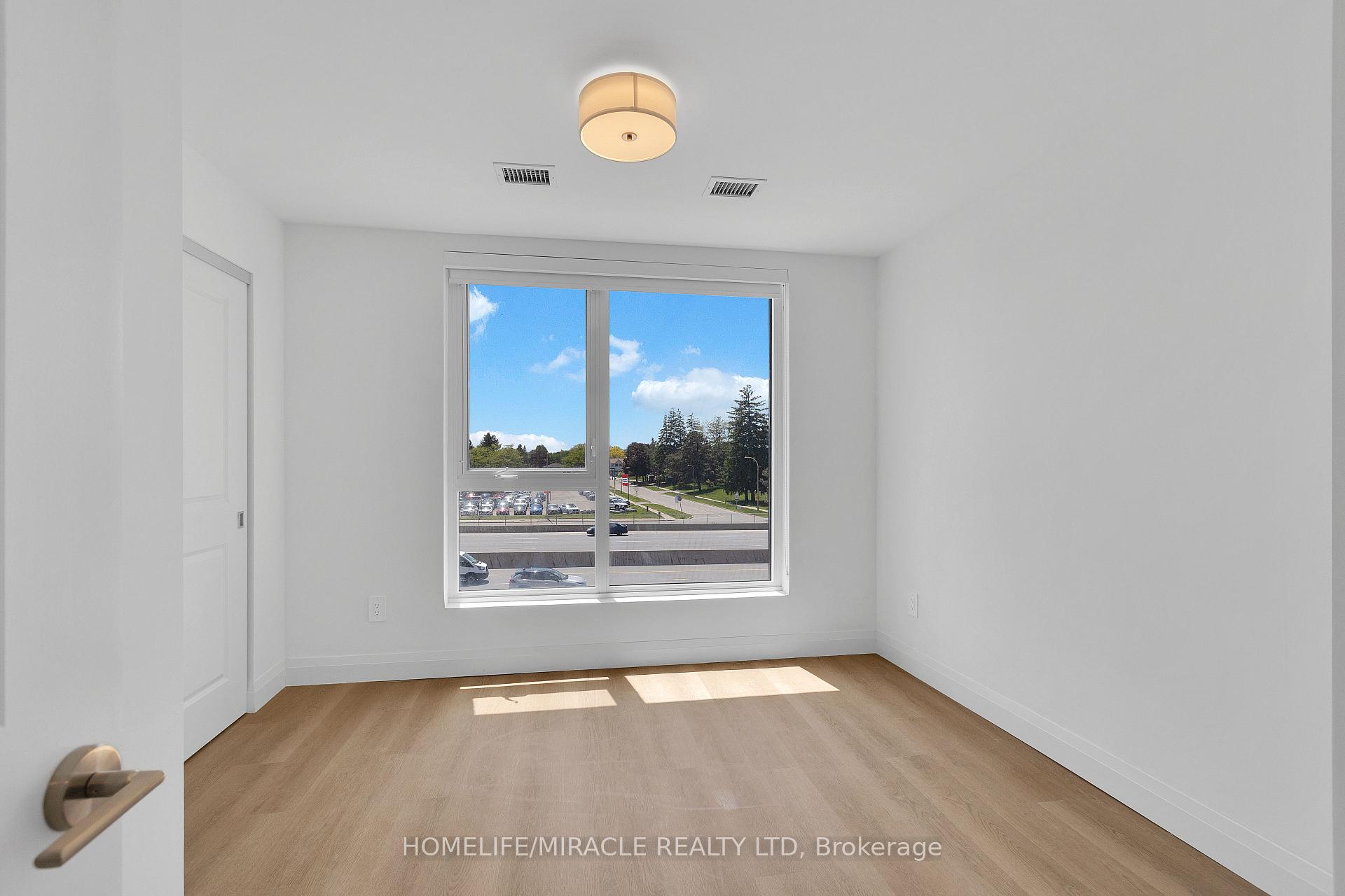 Photo 10 of Unit 313, 1333 Weber Street E, Kitchener, Stanley Park — HOMEH