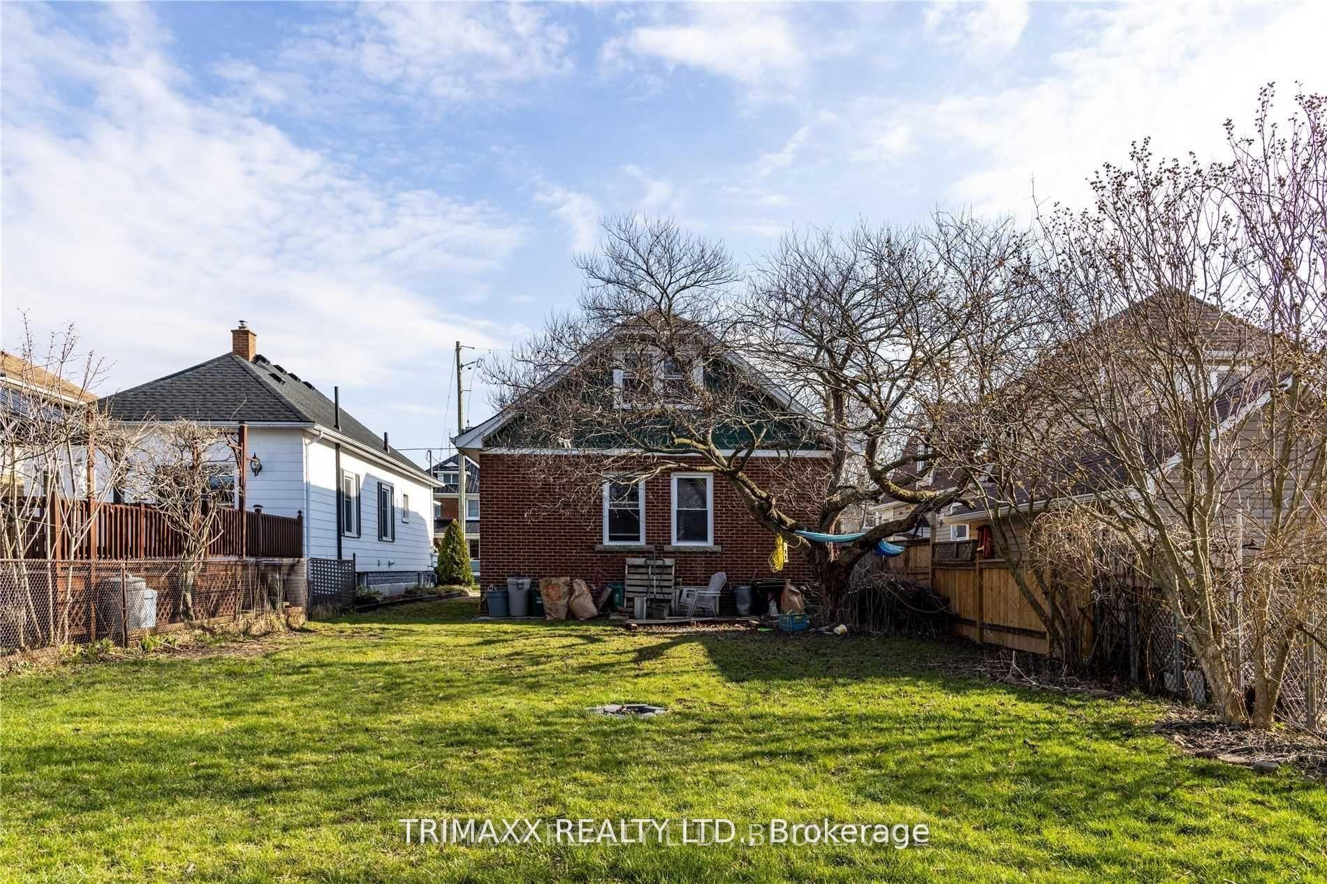 Photo 2 of 43 Dacotah Street, St. Catharines, Downtown — HOMEH