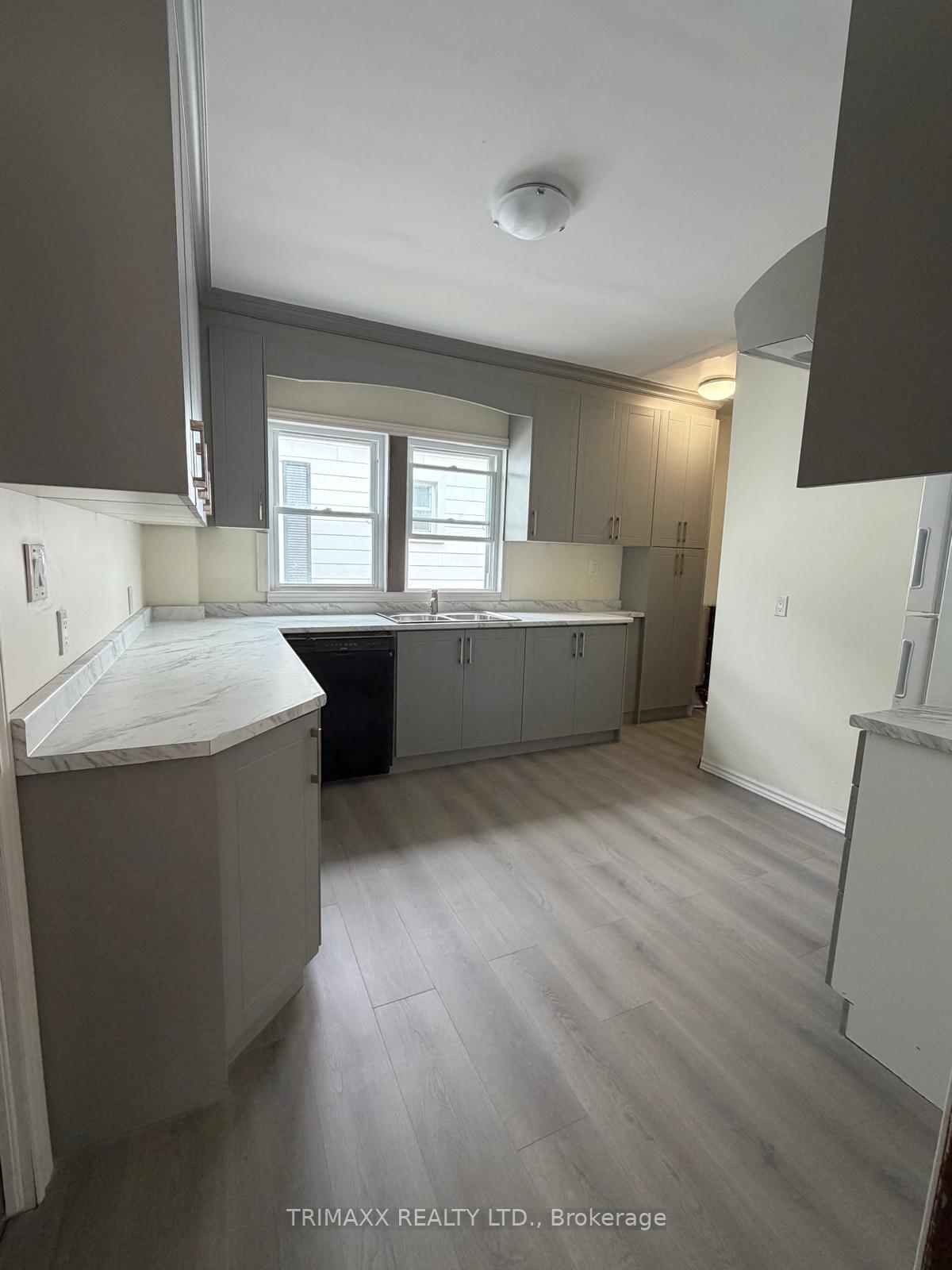 Photo 11 of 43 Dacotah Street, St. Catharines, Downtown — HOMEH