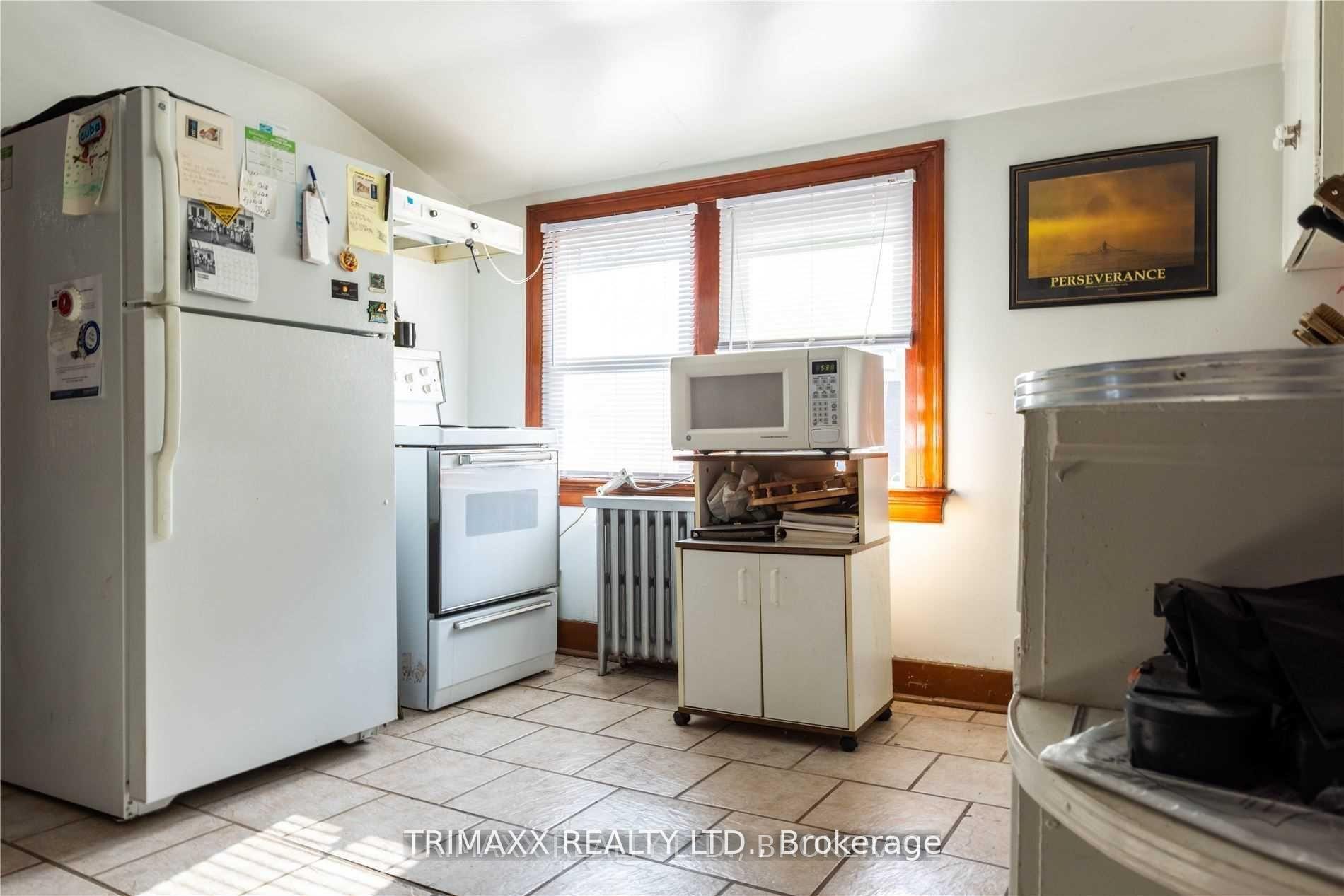 Photo 20 of 43 Dacotah Street, St. Catharines, Downtown — HOMEH