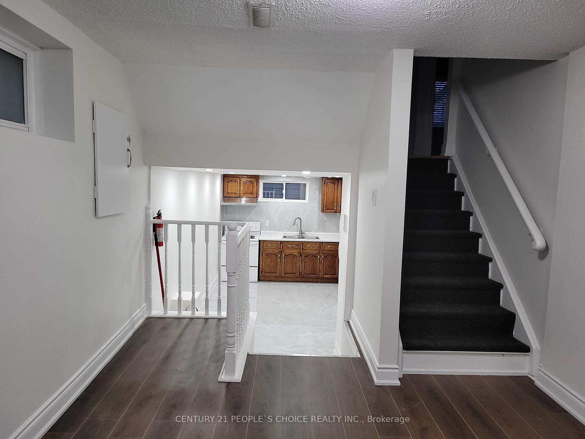 Photo 5 of Unit Main, 15 Nancy Mccredie Drive, Brampton, Brampton West — HOMEH