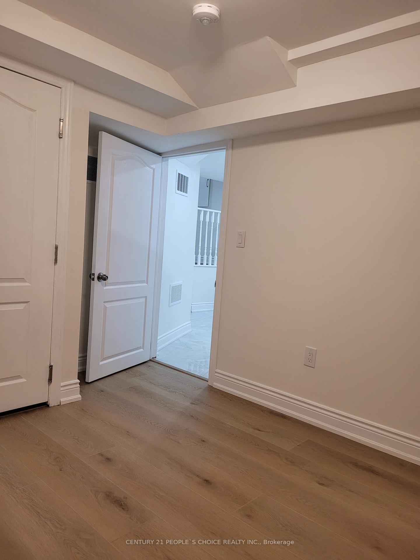 Photo 8 of Unit Main, 15 Nancy Mccredie Drive, Brampton, Brampton West — HOMEH