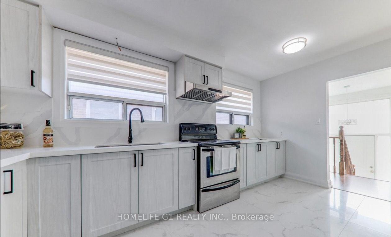 Photo 2 of 12 Primula Crescent, North York, Humber Summit — HOMEH