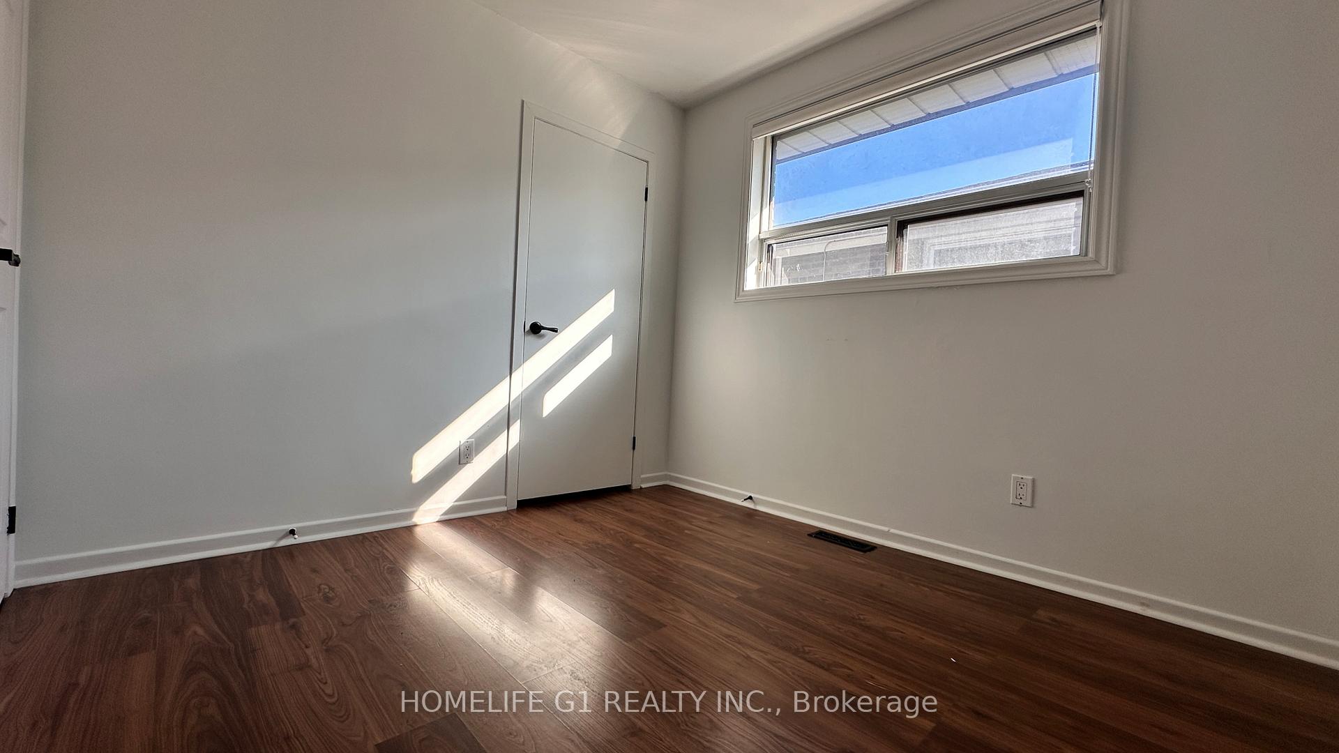 Photo 8 of 12 Primula Crescent, North York, Humber Summit — HOMEH