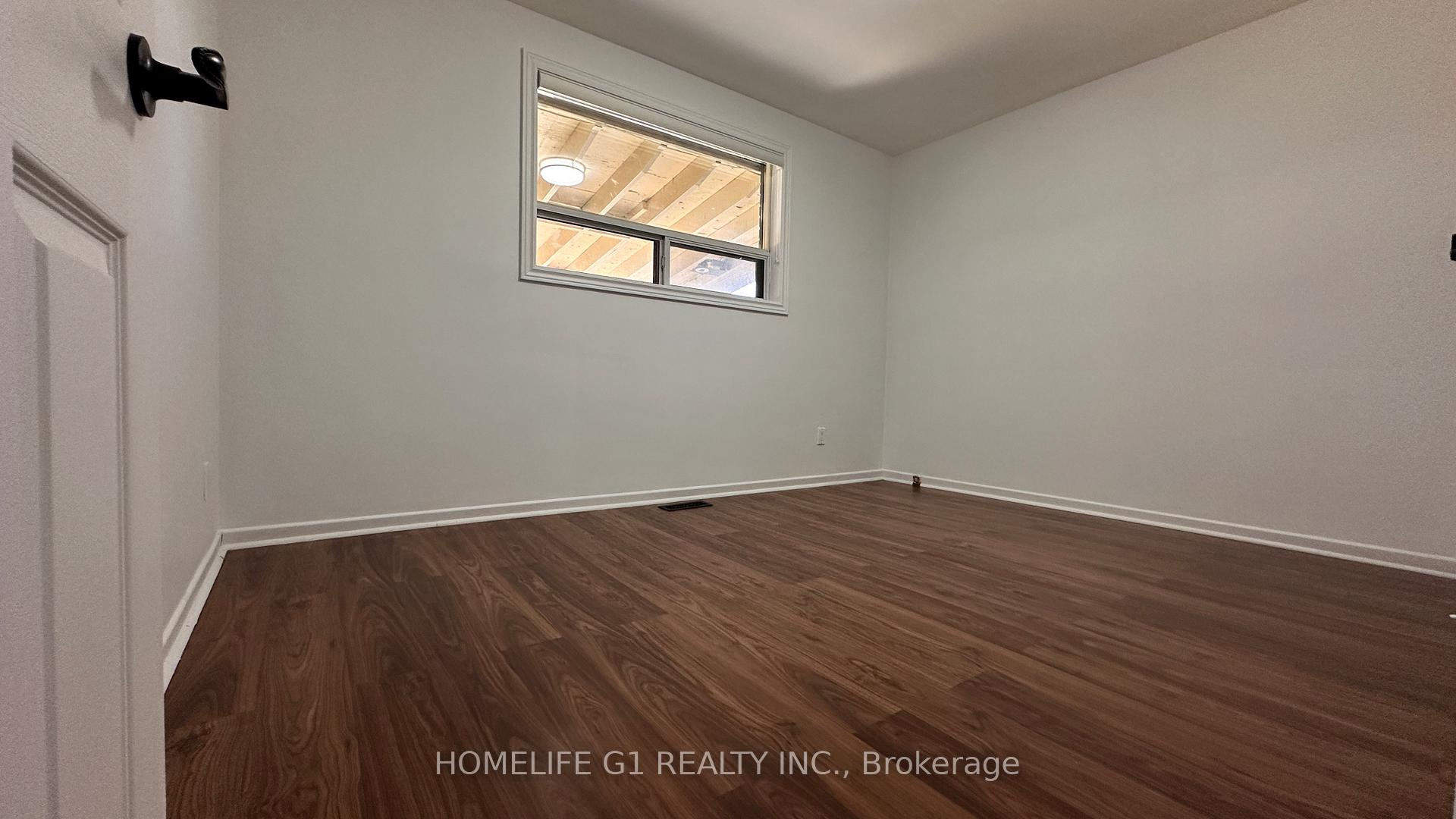 Photo 10 of 12 Primula Crescent, North York, Humber Summit — HOMEH