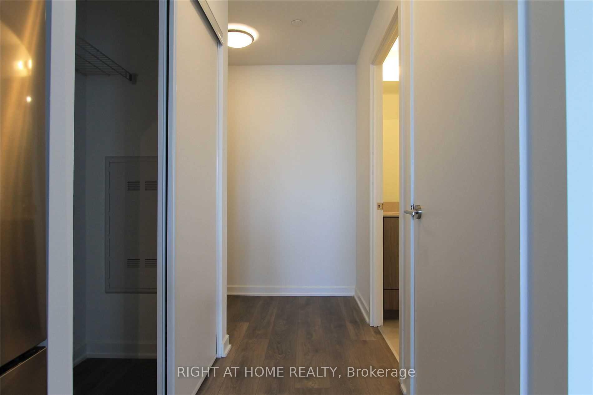 Photo 5 of Unit 1702#, 38 Forest Manor Road, North York, Henry Farm — HOMEH
