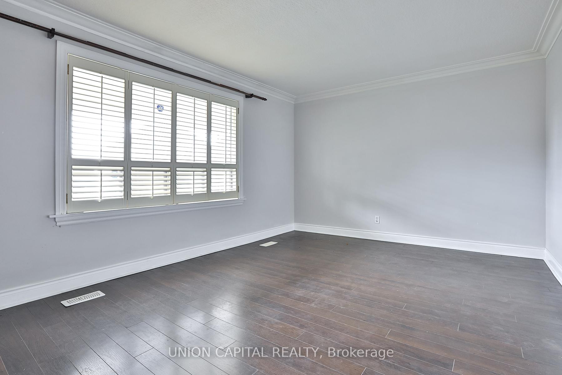 Photo 5 of 38 Claver Avenue, North York, Yorkdale-Glen Park — HOMEH