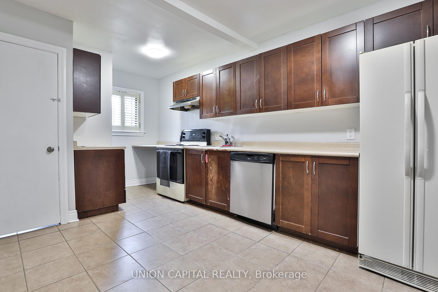 Photo 7 of 38 Claver Avenue, North York, Yorkdale-Glen Park — HOMEH