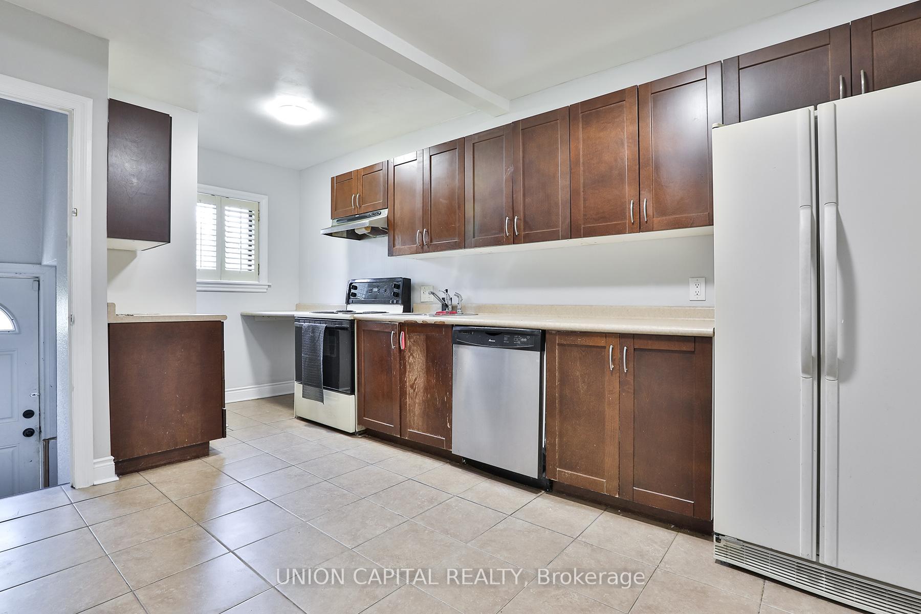 Photo 8 of 38 Claver Avenue, North York, Yorkdale-Glen Park — HOMEH