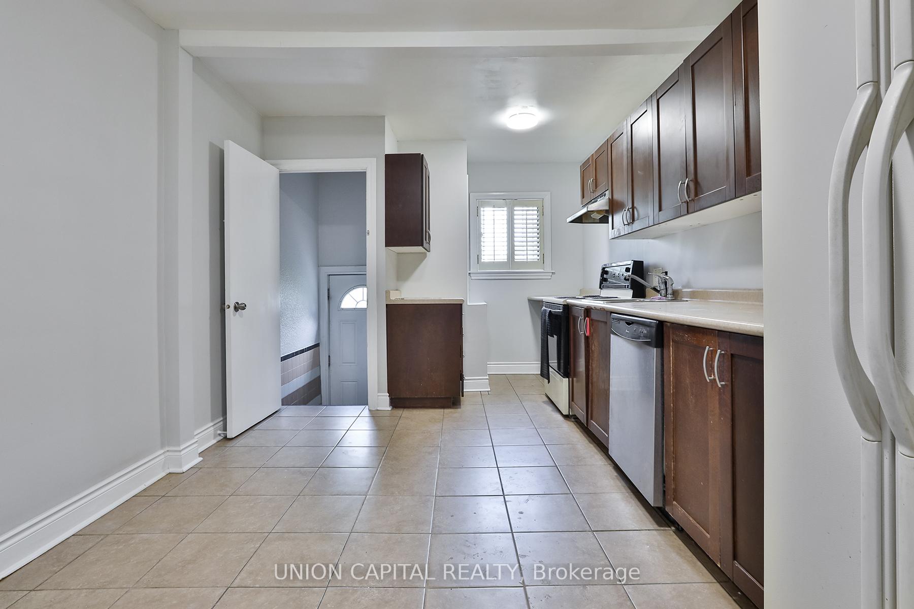 Photo 10 of 38 Claver Avenue, North York, Yorkdale-Glen Park — HOMEH