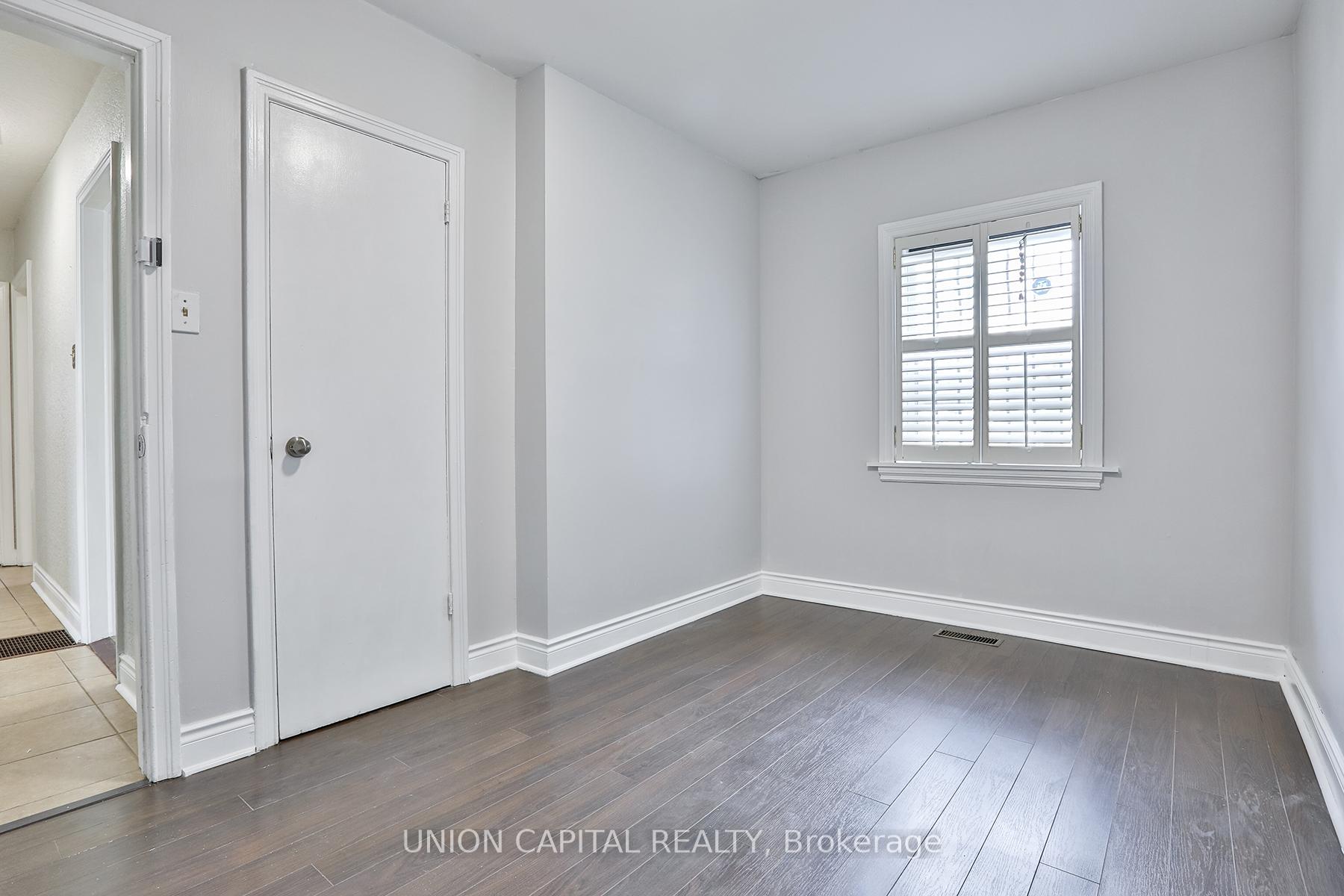 Photo 14 of 38 Claver Avenue, North York, Yorkdale-Glen Park — HOMEH
