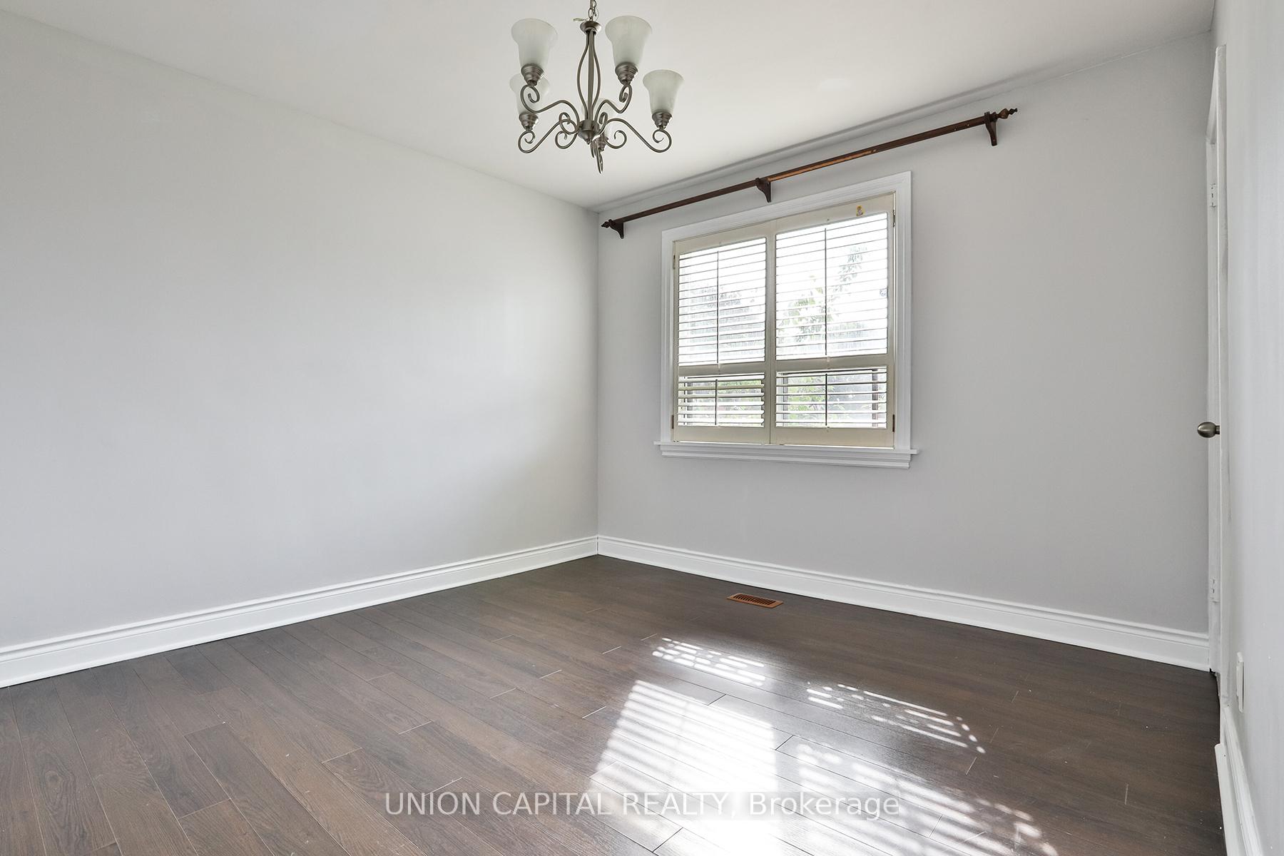 Photo 15 of 38 Claver Avenue, North York, Yorkdale-Glen Park — HOMEH