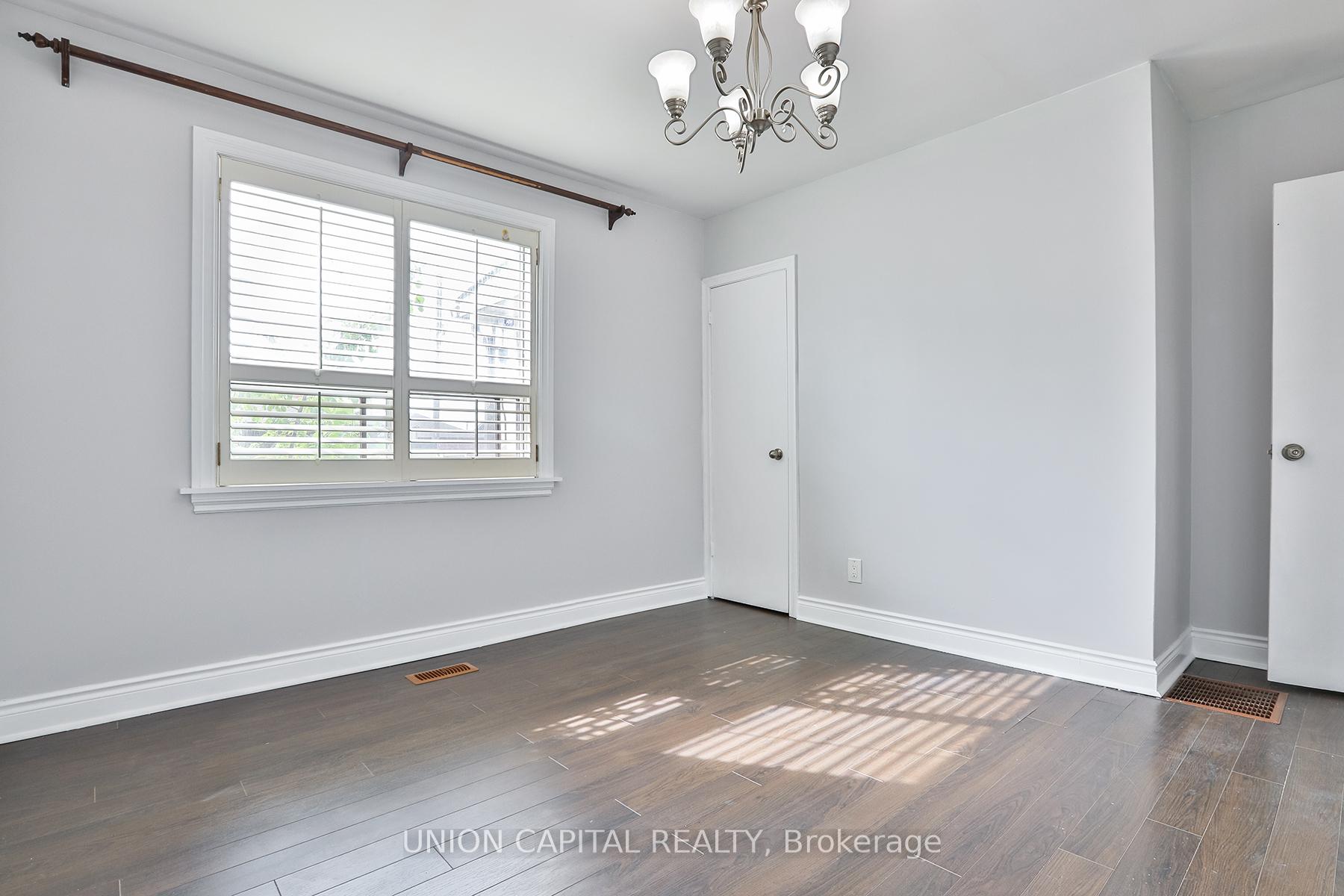 Photo 16 of 38 Claver Avenue, North York, Yorkdale-Glen Park — HOMEH