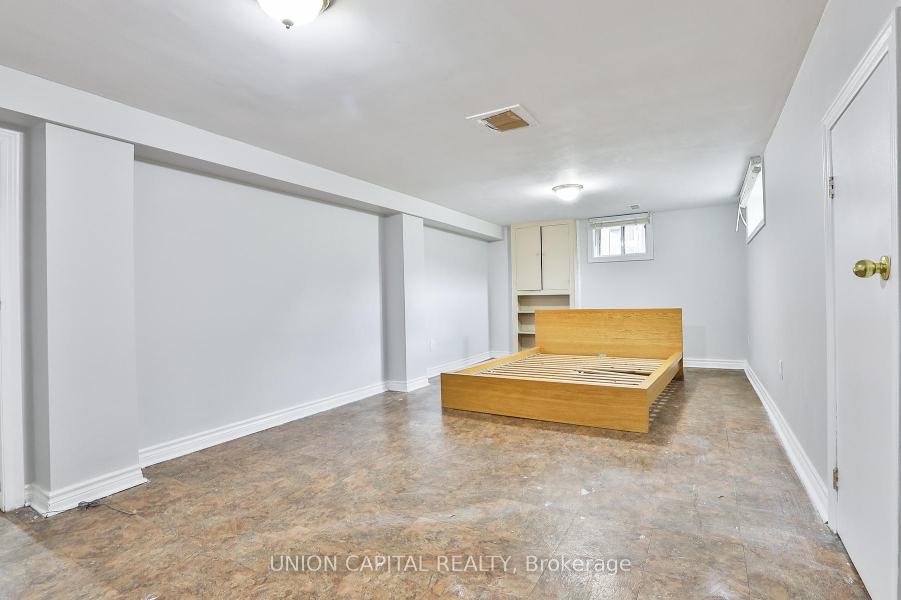 Photo 22 of 38 Claver Avenue, North York, Yorkdale-Glen Park — HOMEH