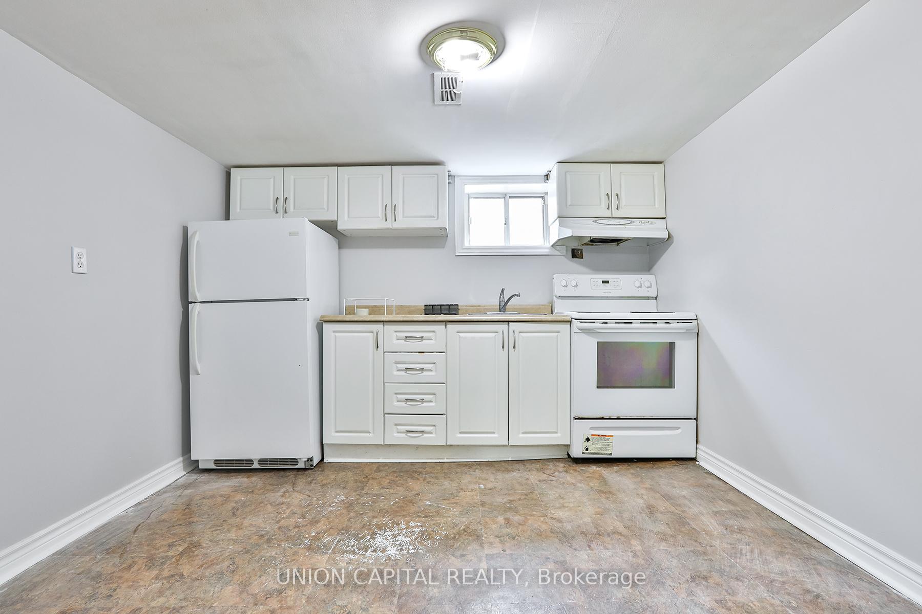 Photo 23 of 38 Claver Avenue, North York, Yorkdale-Glen Park — HOMEH