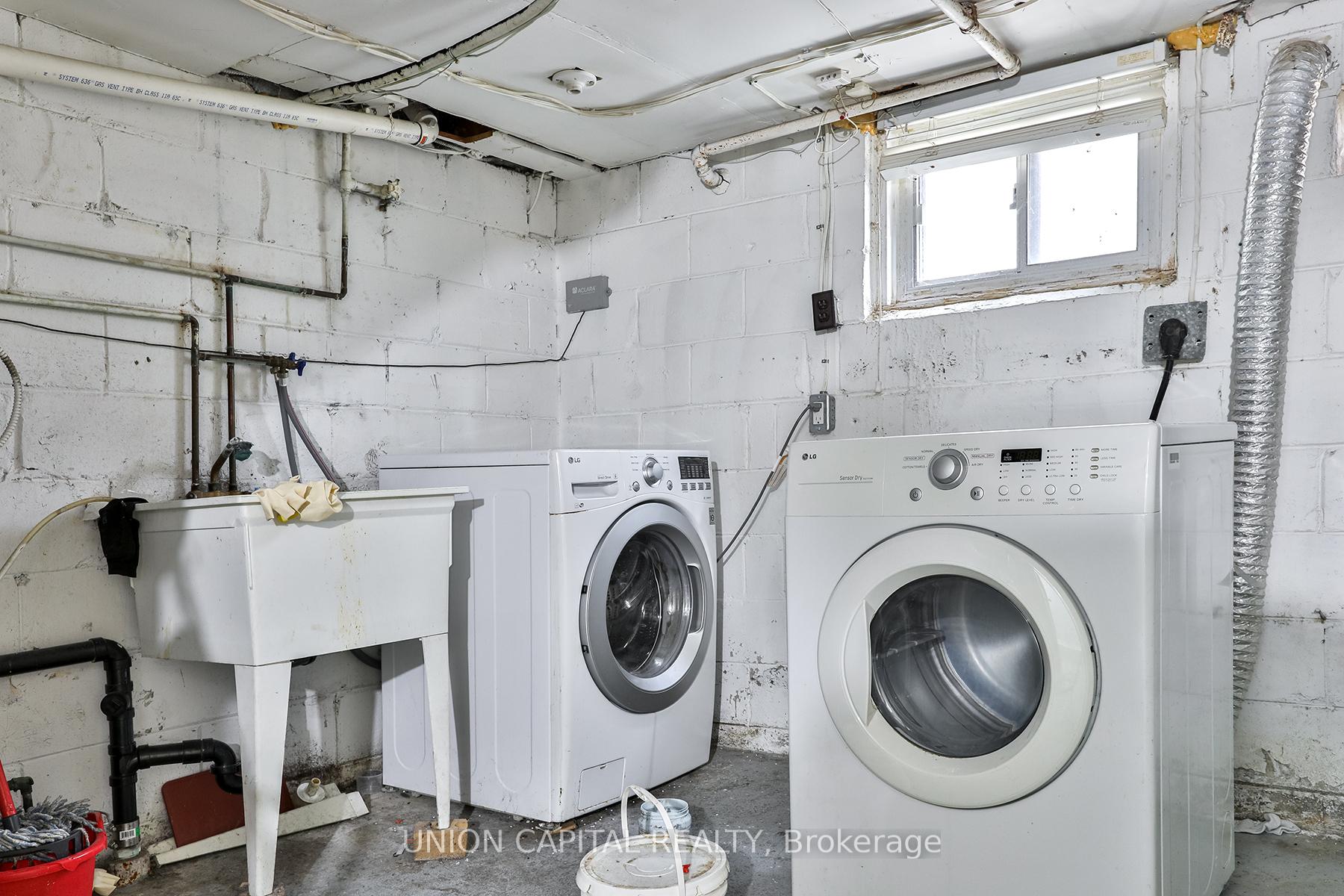 Photo 24 of 38 Claver Avenue, North York, Yorkdale-Glen Park — HOMEH