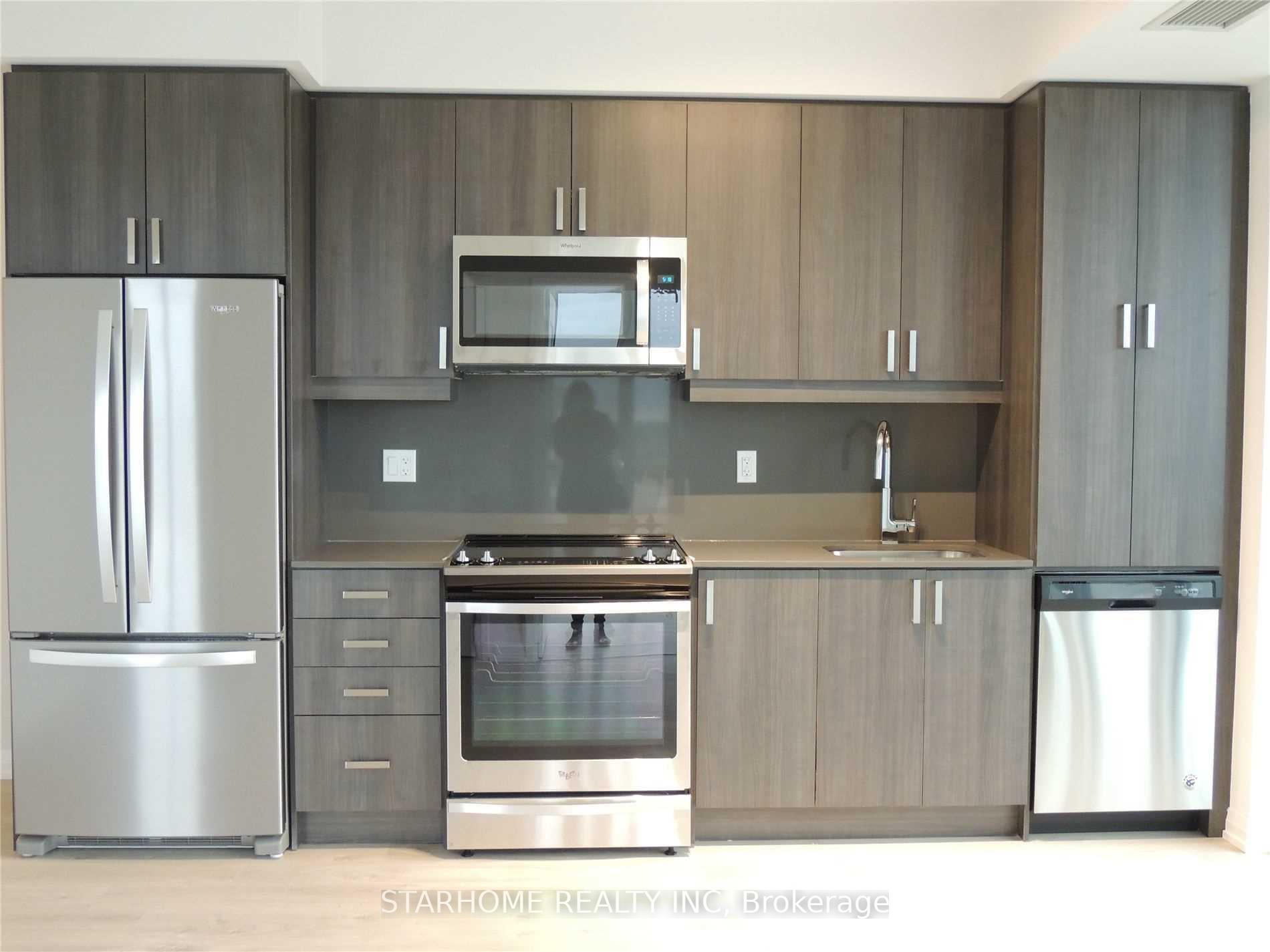 Photo 2 of Unit 2015, 7895 Jane Street, Vaughan, Concord — HOMEH