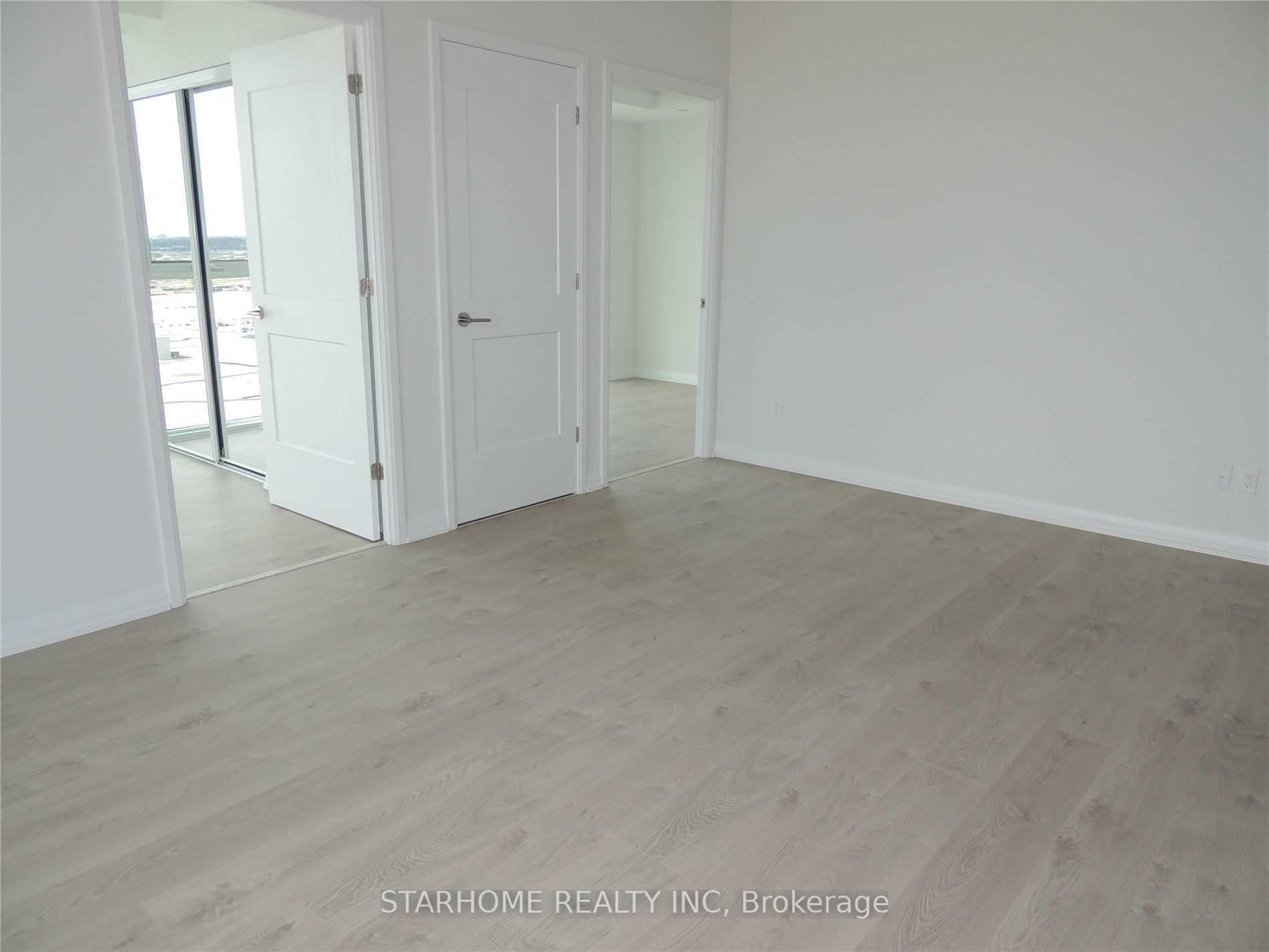 Photo 8 of Unit 2015, 7895 Jane Street, Vaughan, Concord — HOMEH
